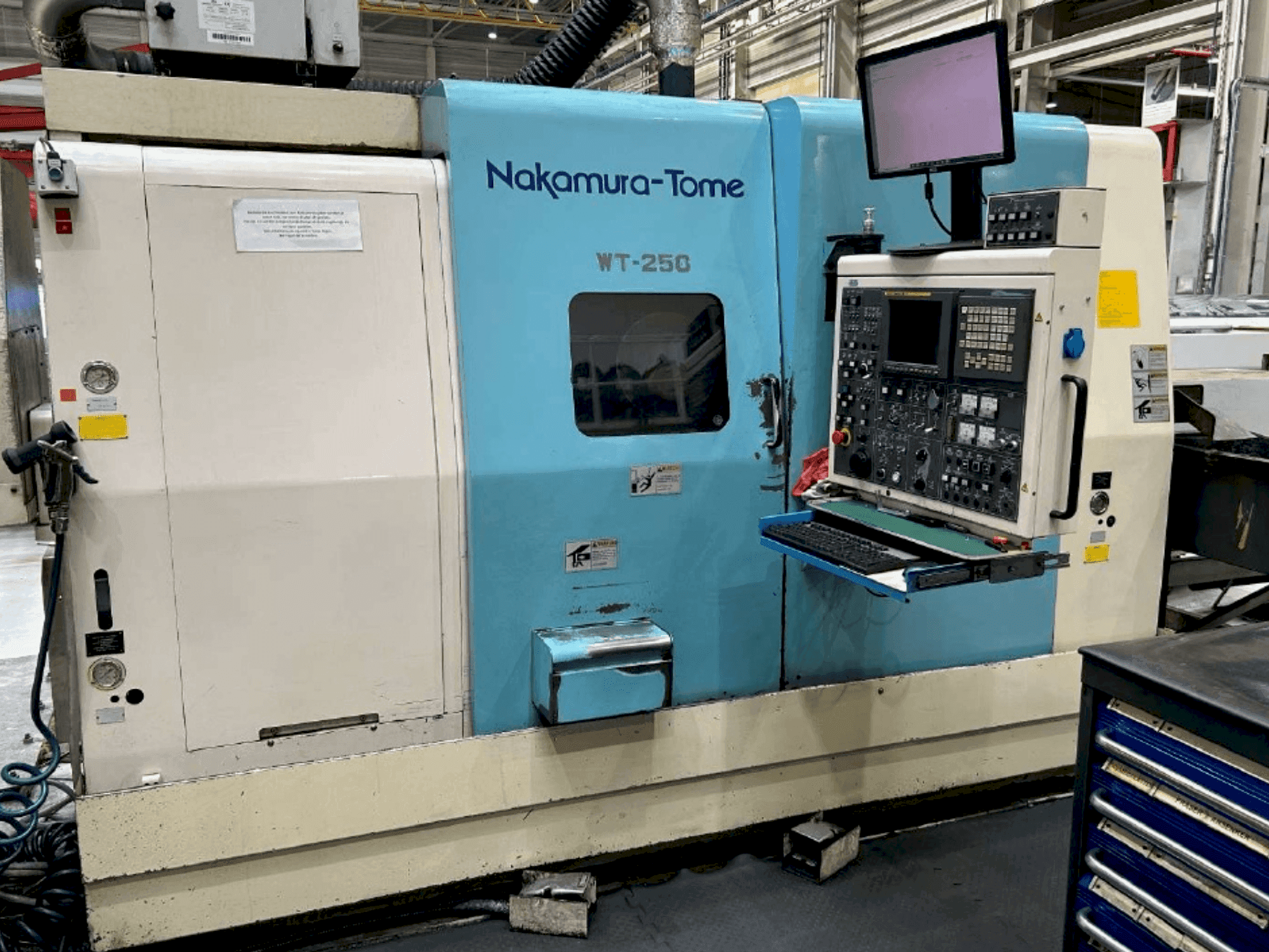 NAKAMURA-TOME WT 250 Mašinos vaizdas iš priekio