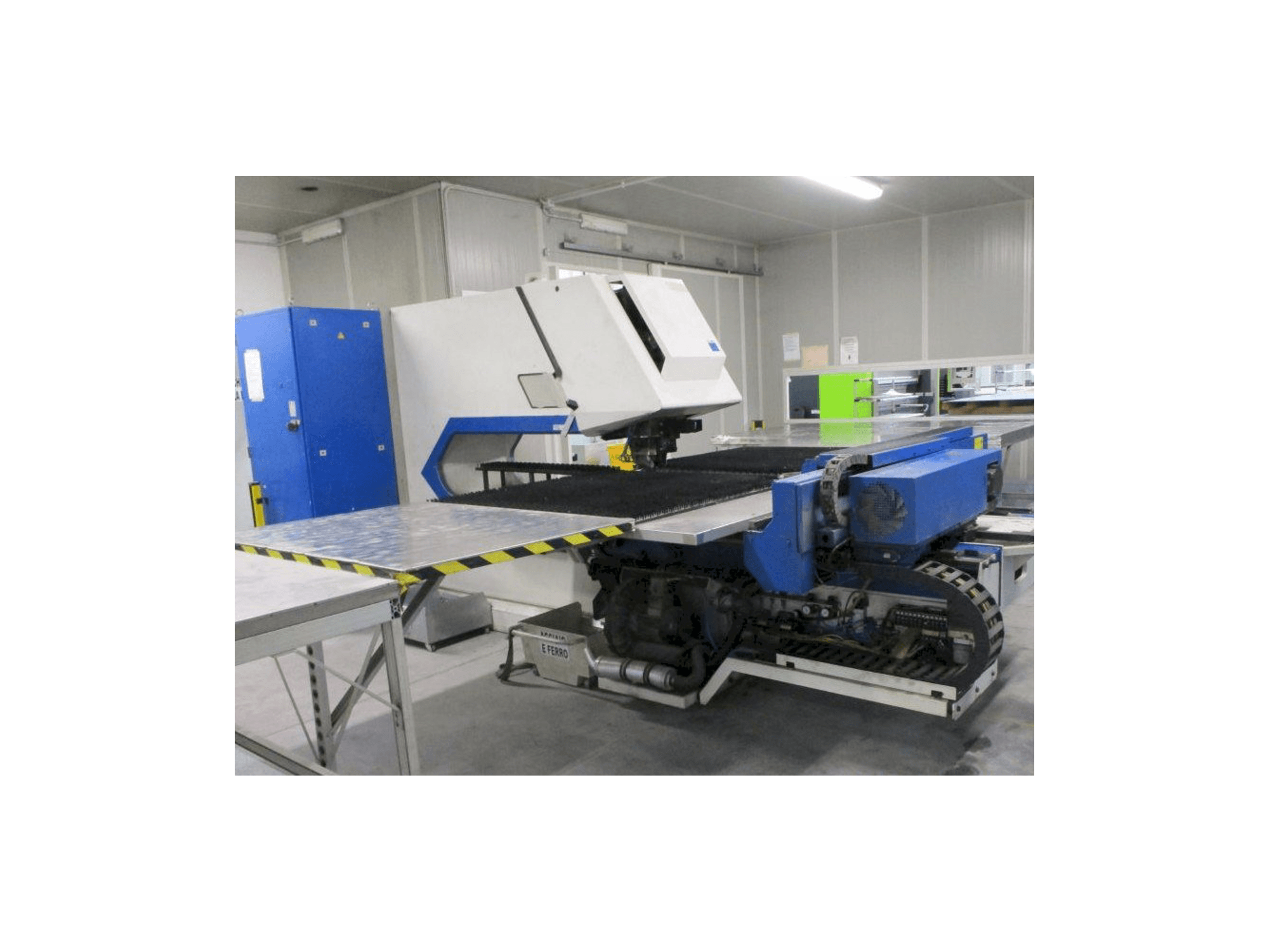 Trumpf Trumatic 2000R Mašinos vaizdas iš priekio