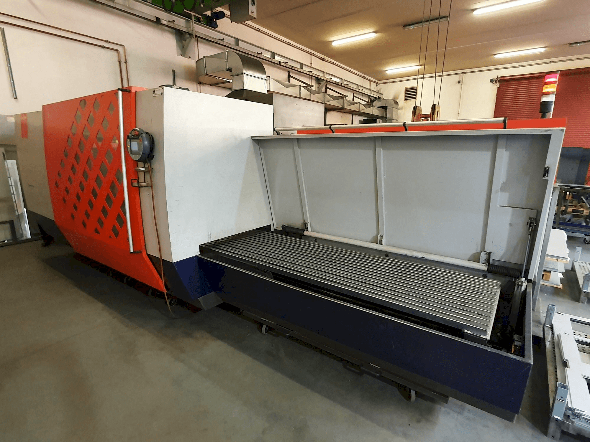 Bystronic ByVention 3015 Mašinos vaizdas iš priekio