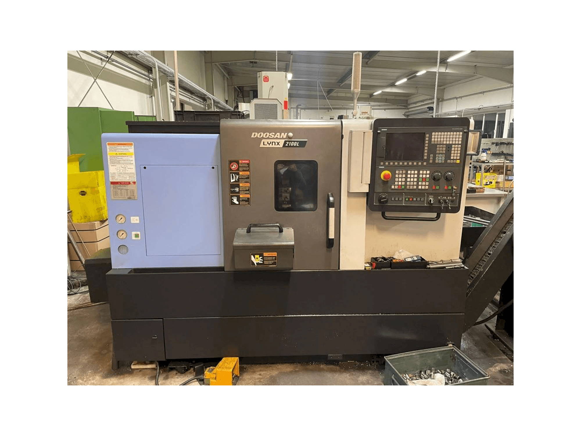 Doosan Lynx 2100LB Mašinos vaizdas iš priekio