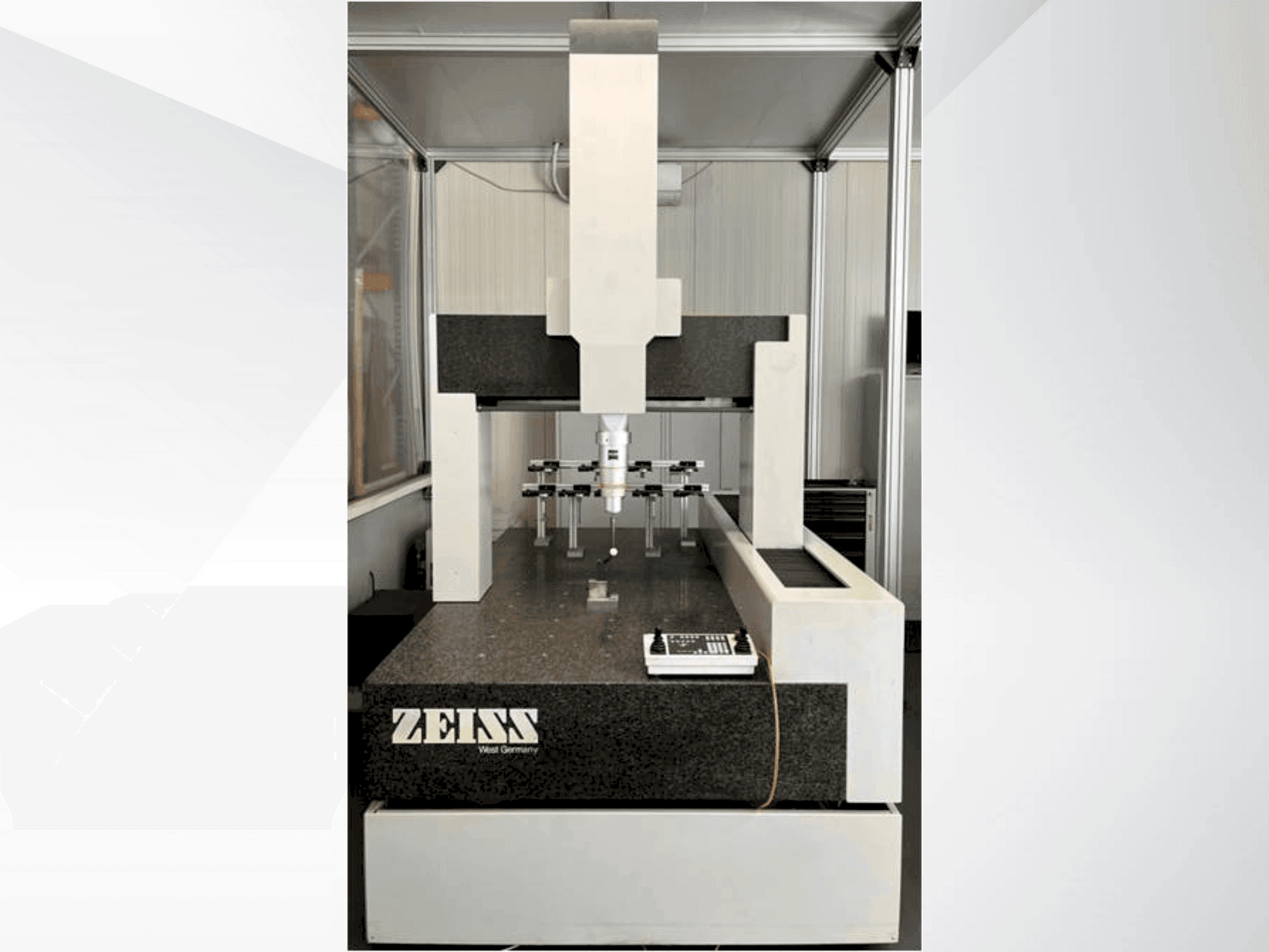 ZEISS UMC 850 Mašinos vaizdas iš priekio