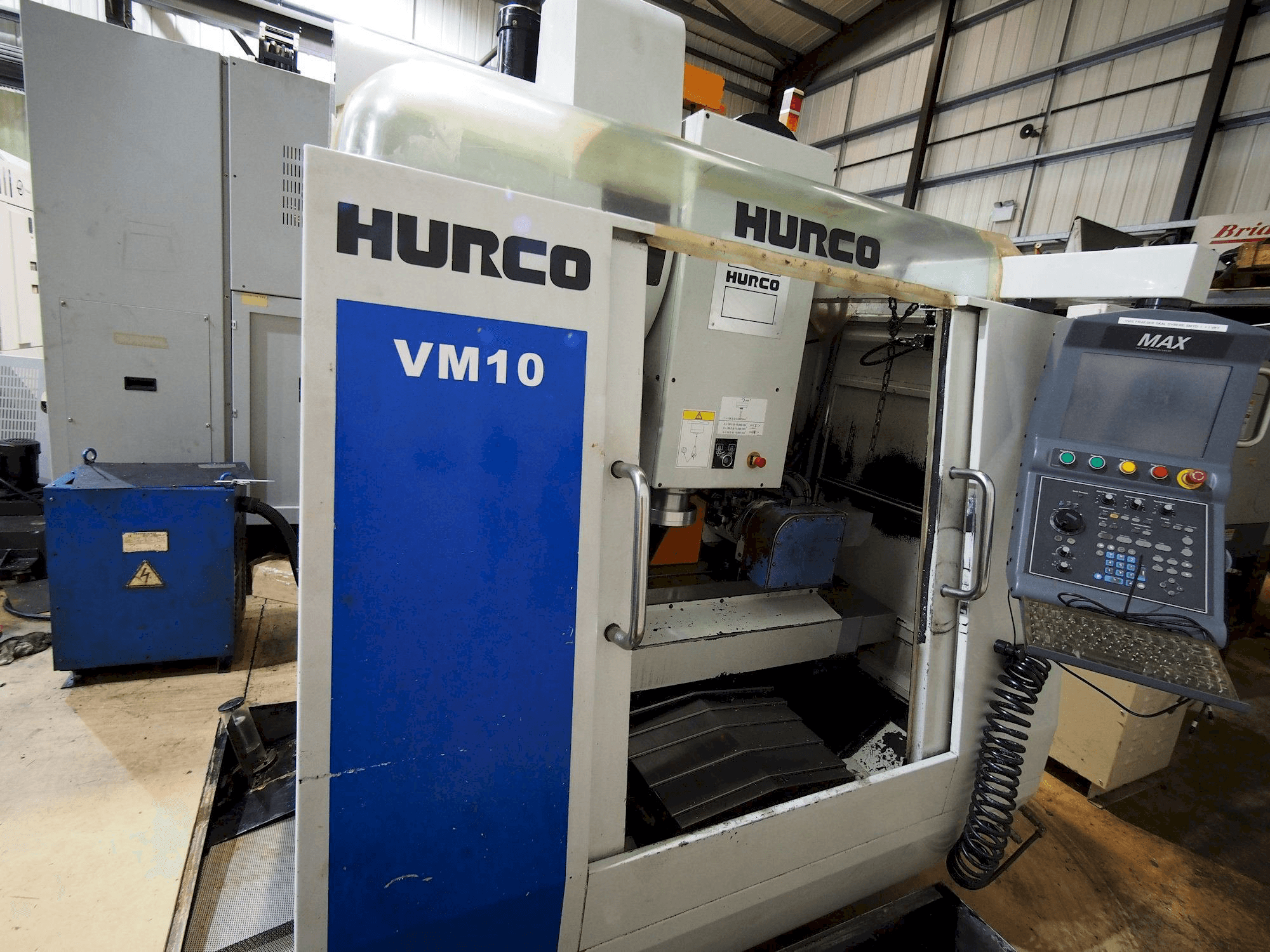 Hurco VM10 Mašinos vaizdas iš priekio