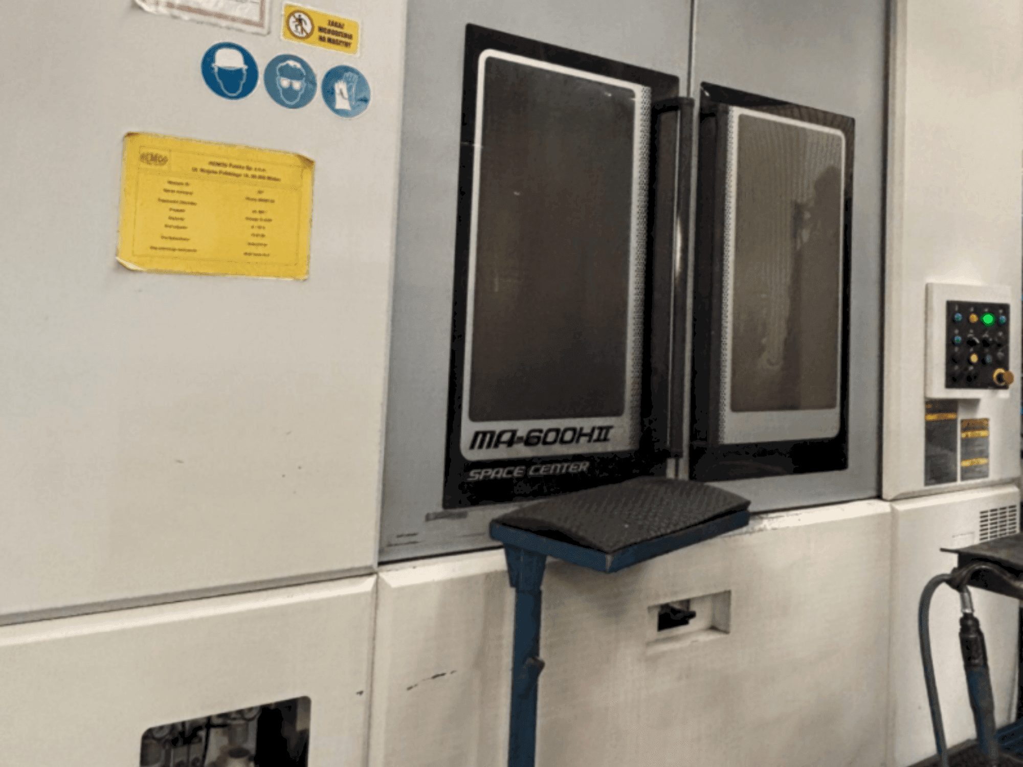 Okuma MA 600H II Mašinos vaizdas iš priekio