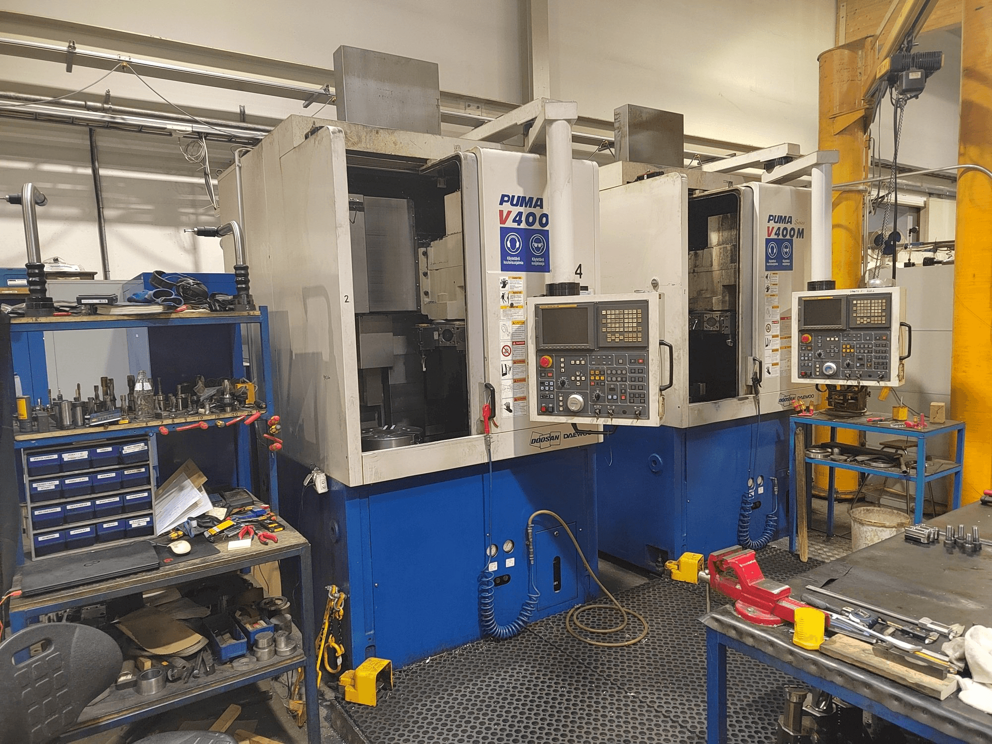 Doosan Puma V400M Mašinos vaizdas iš priekio