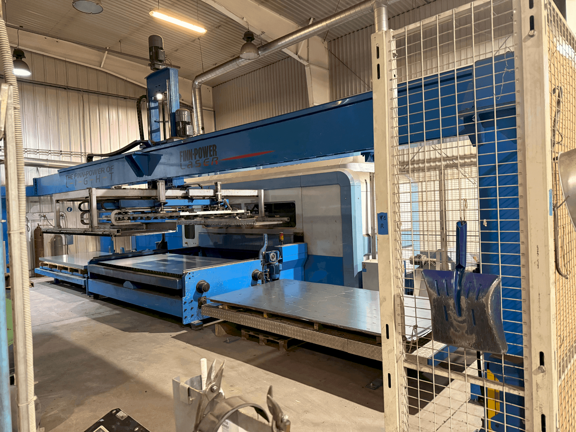 Finn-Power FPL6-BL Mašinos vaizdas iš priekio