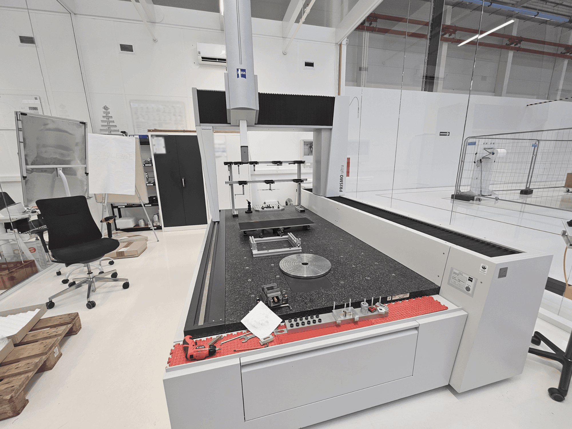 ZEISS PRISMO 12/24/10 ultra Mašinos vaizdas iš priekio