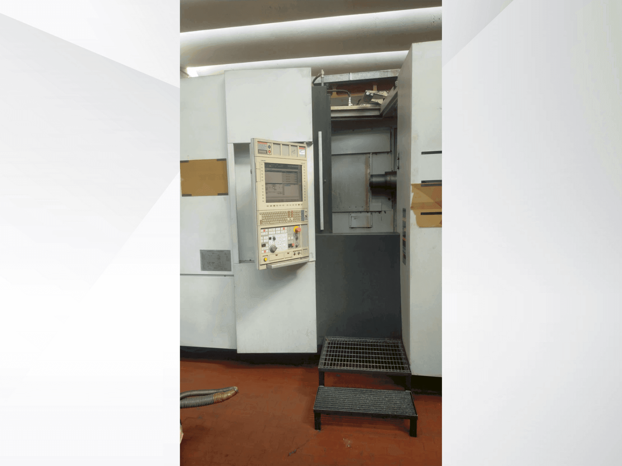 MORI SEIKI NH 5000/40 DCG Mašinos vaizdas iš priekio