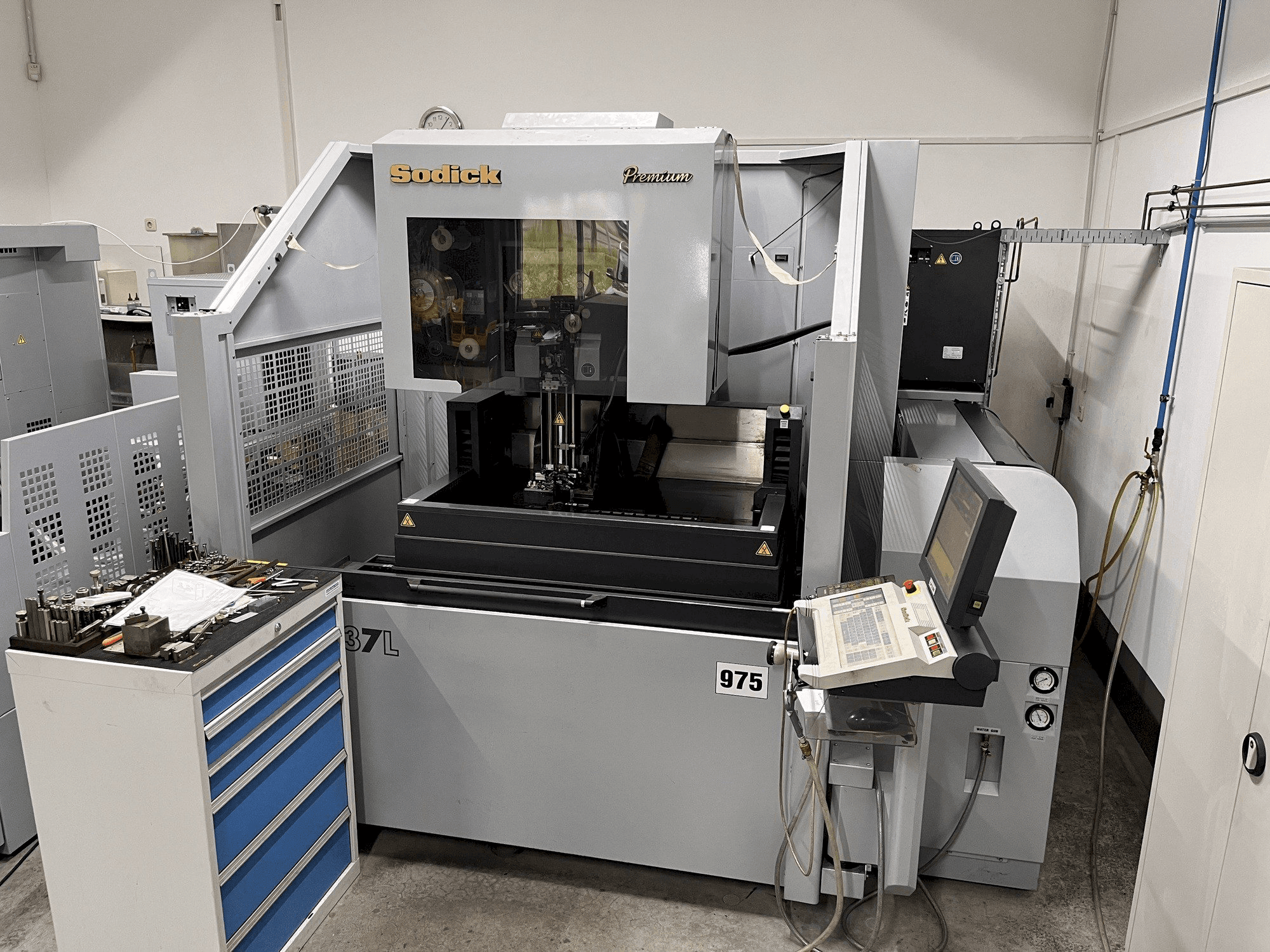 Sodick AQ537L Mašinos vaizdas iš priekio