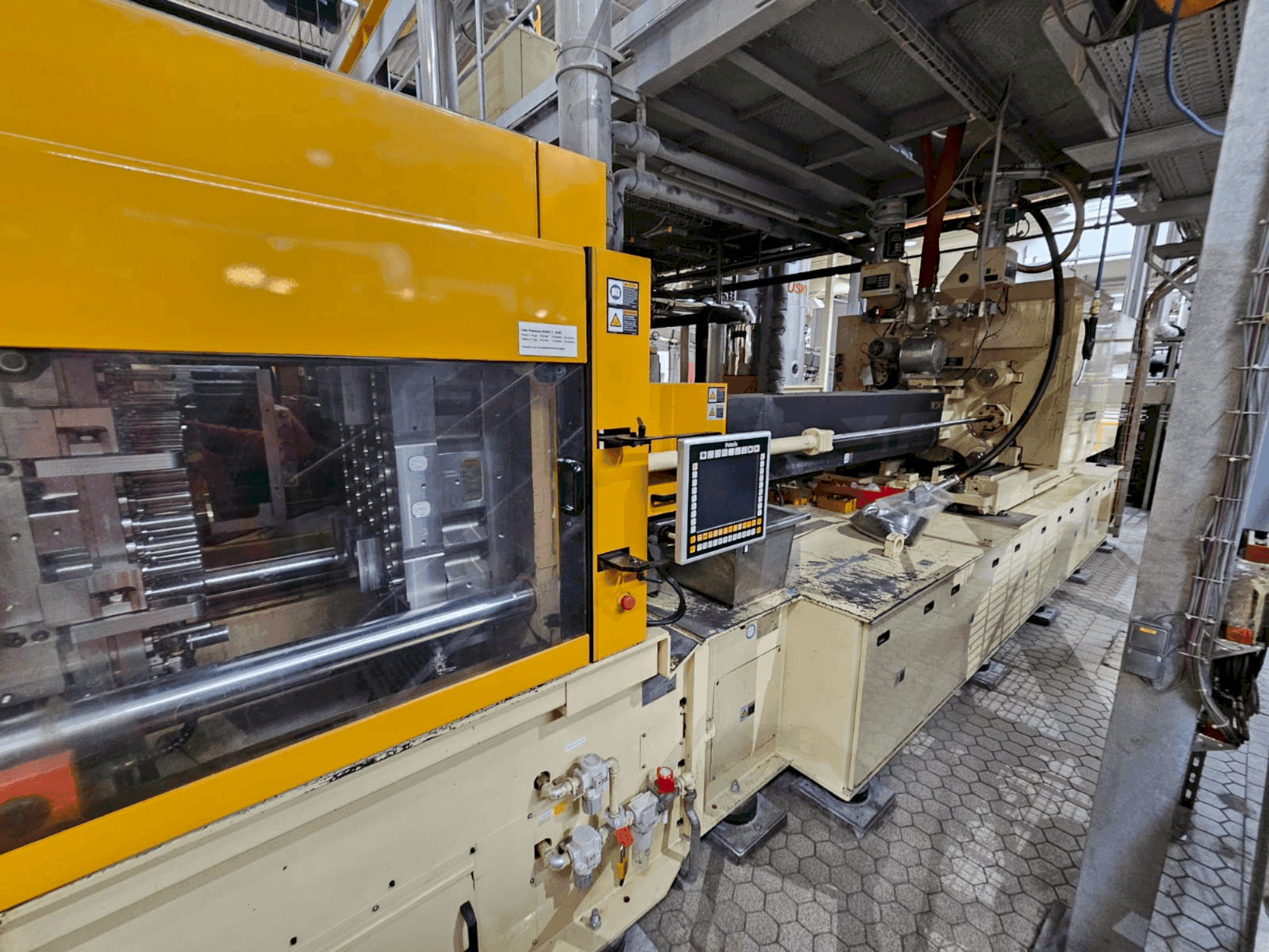 Husky HPETL230E-RSE95D-95 Mašinos vaizdas iš priekio