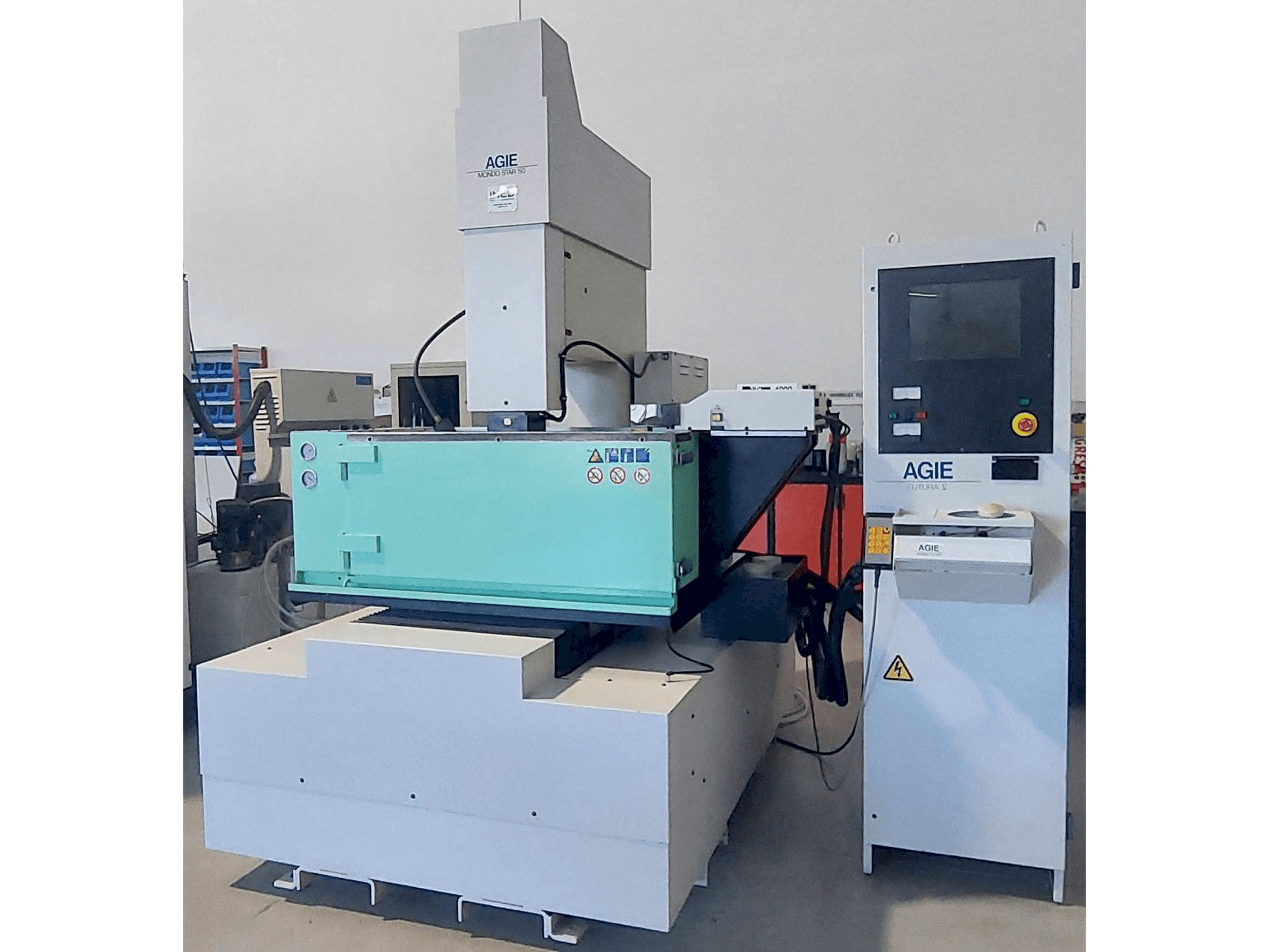 AGIE MONDO STAR 50 Mašinos vaizdas iš priekio