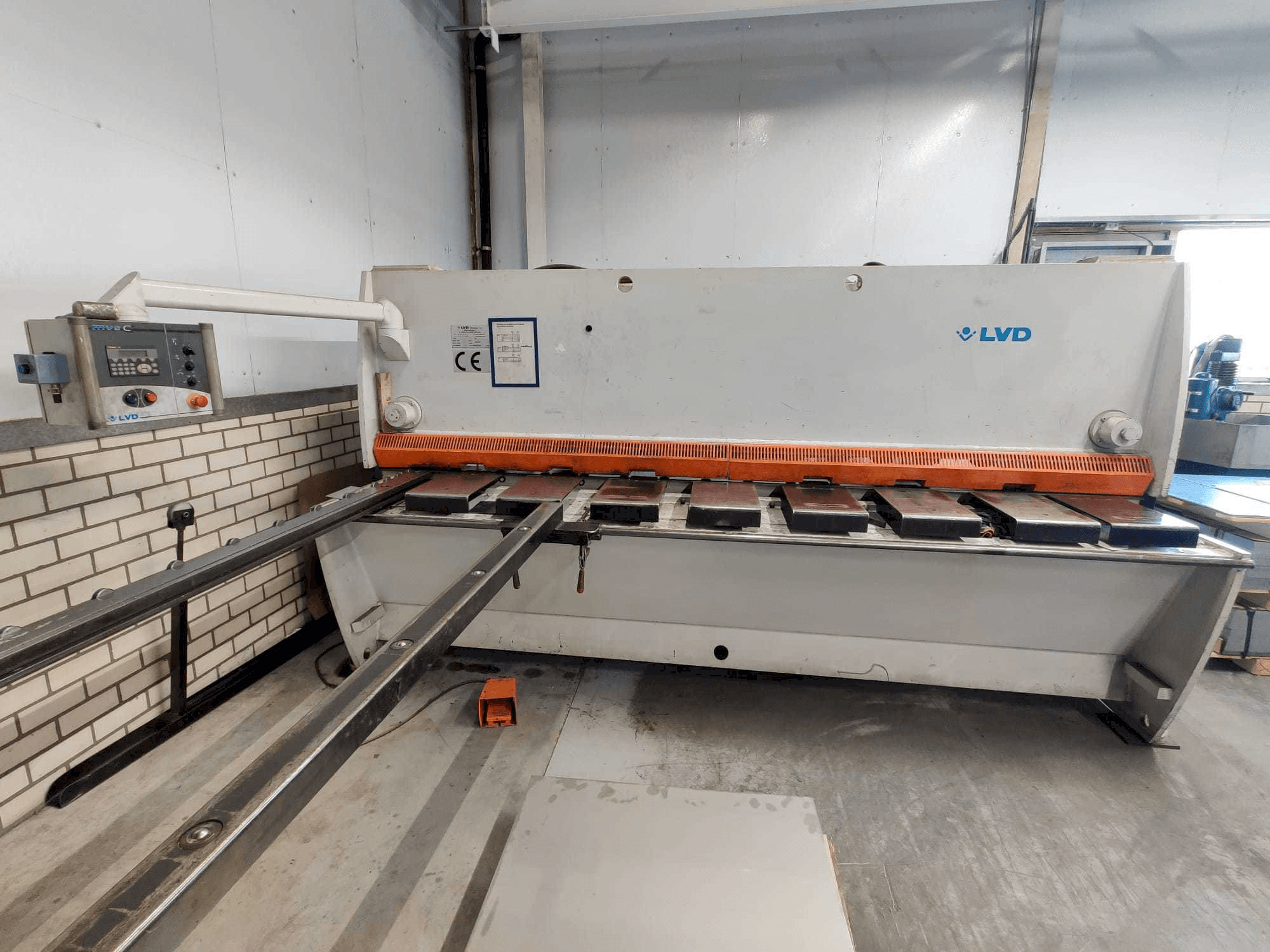 LVD MVSC 06/31 Mašinos vaizdas iš priekio