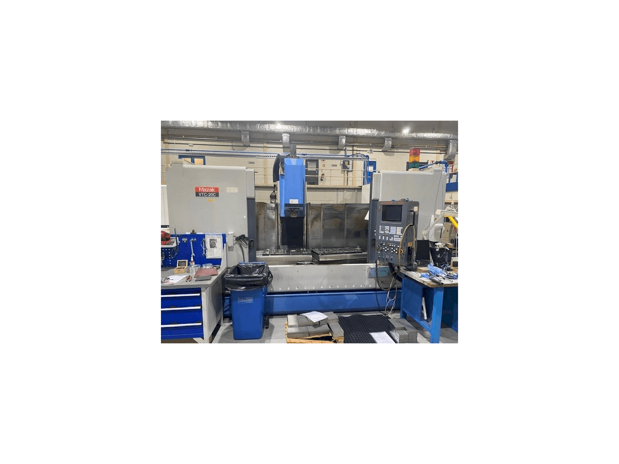 Mazak VTC-20C Mašinos vaizdas iš priekio