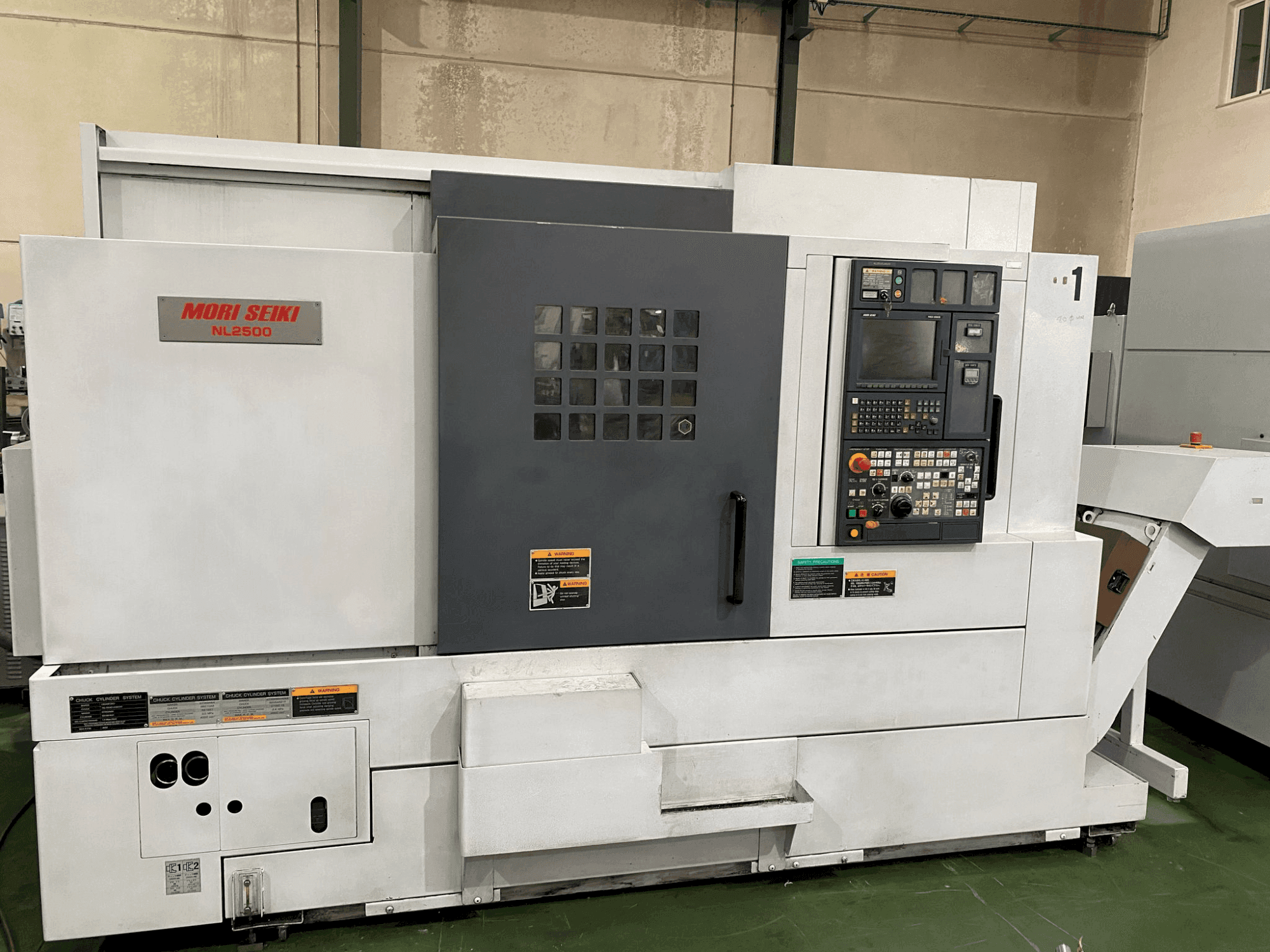 MORI SEIKI NL 2500 SY (2007) Mašinos vaizdas iš priekio