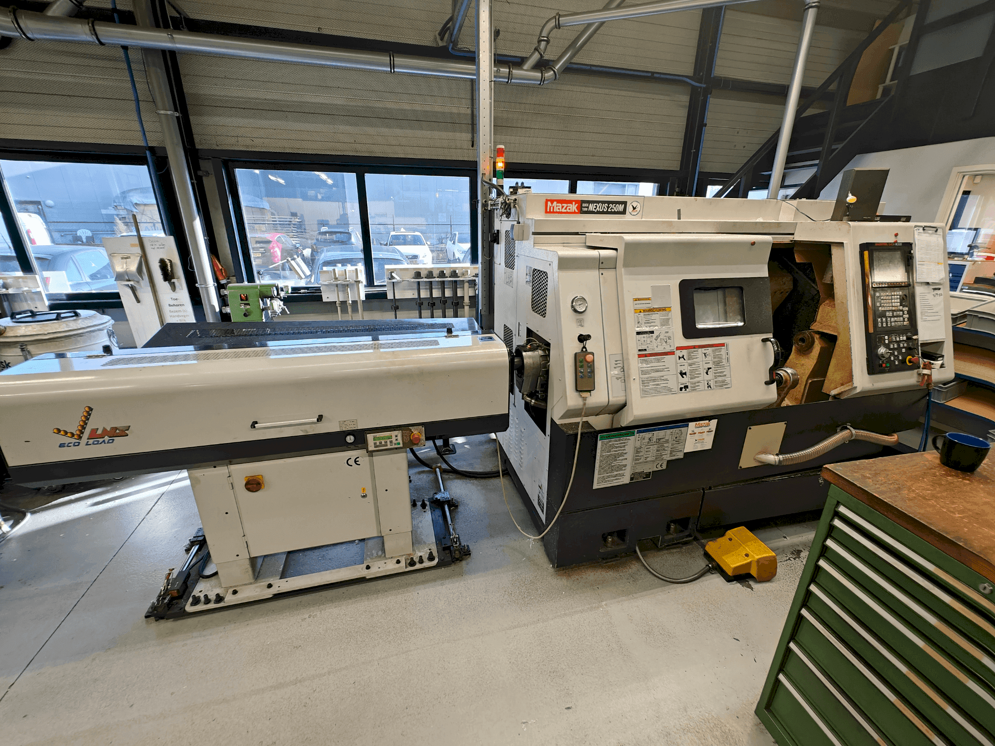 Mazak Quick Turn Nexus 250M Mašinos vaizdas iš priekio