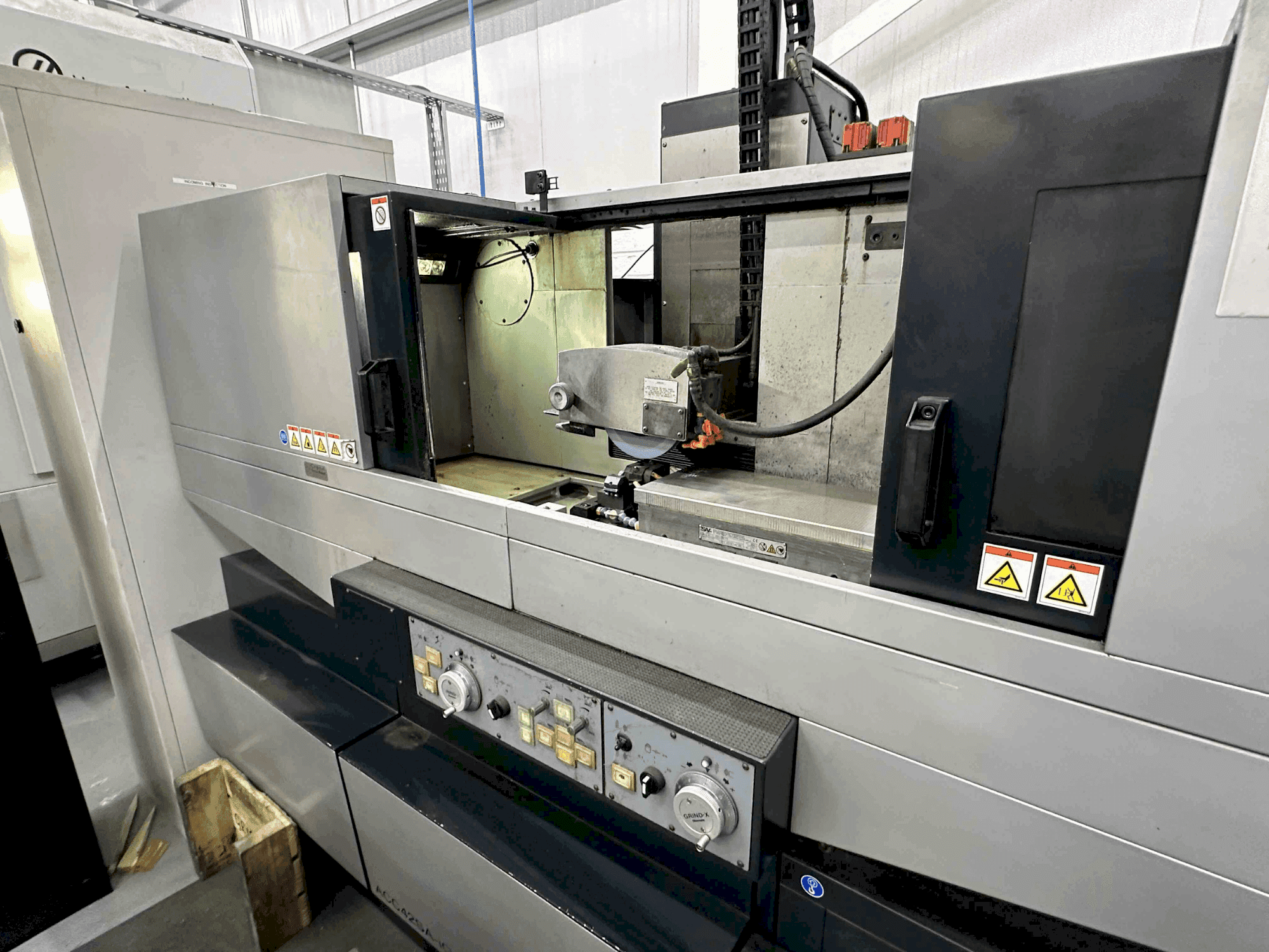 OKAMOTO Grind-X ACC 42SAiQ Mašinos vaizdas iš priekio