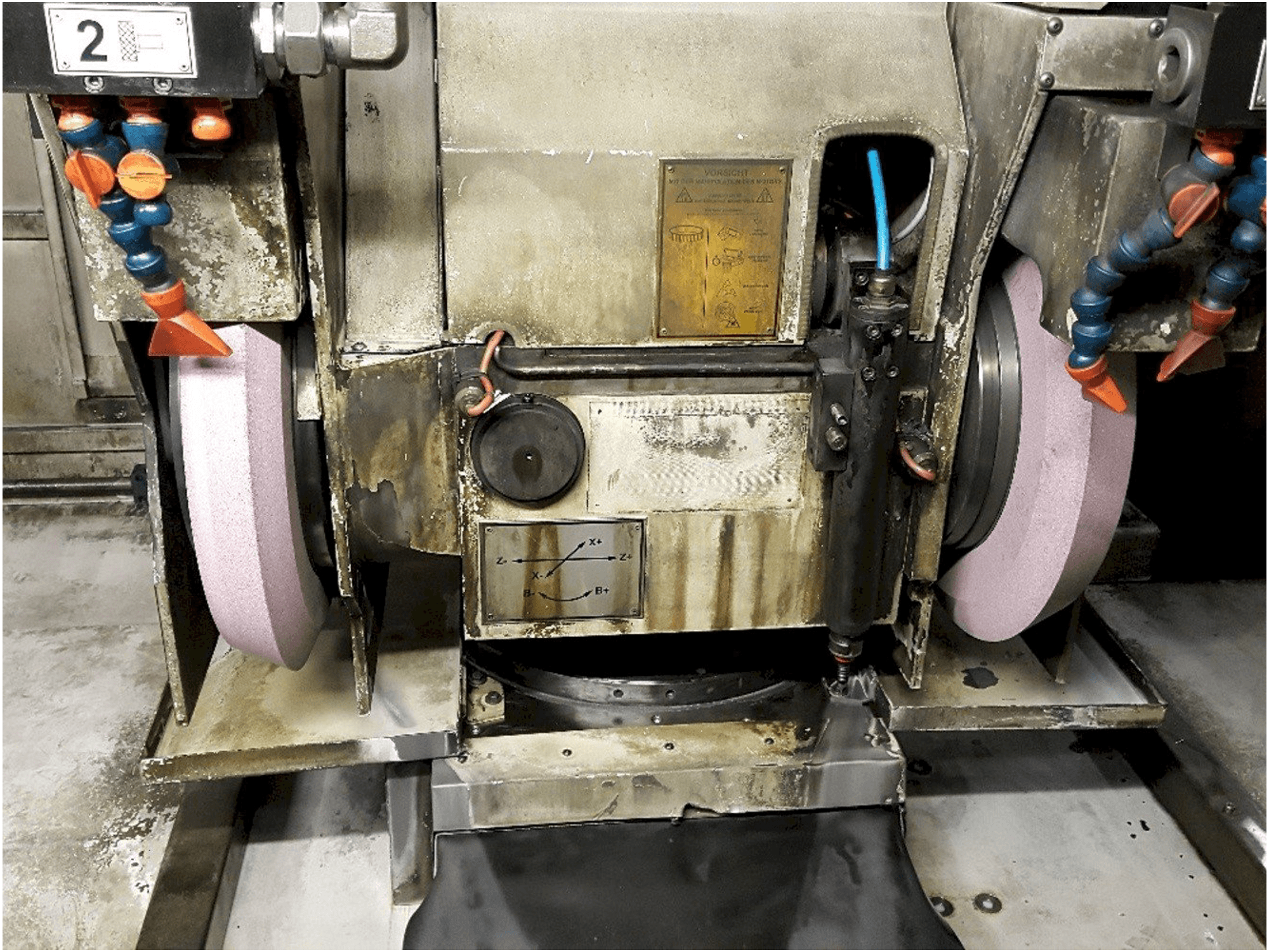 DANOBAT WT-62-3B Mašinos vaizdas iš priekio