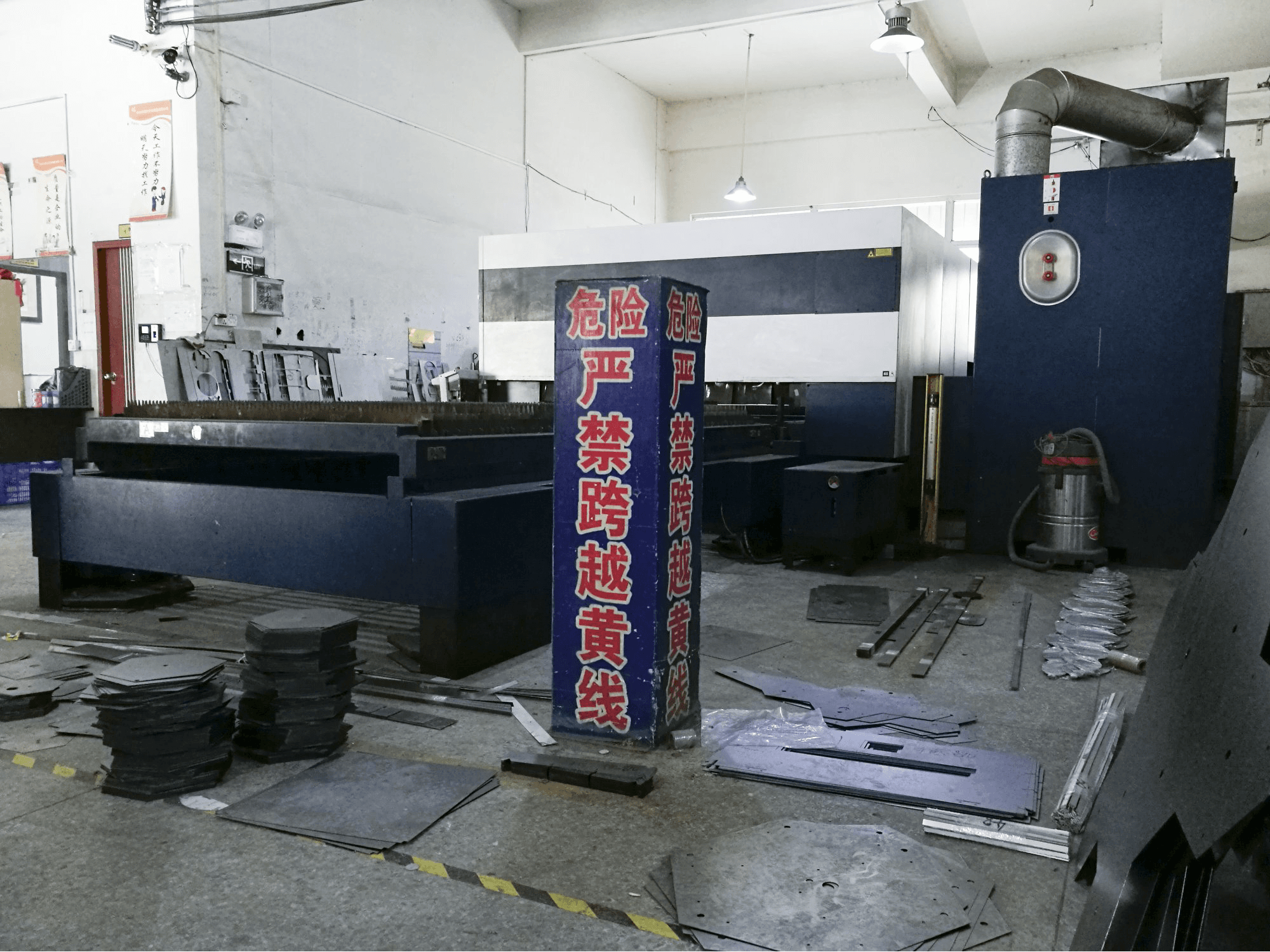 Trumpf TruLaser 3030 Mašinos dešinės pusės vaizdas