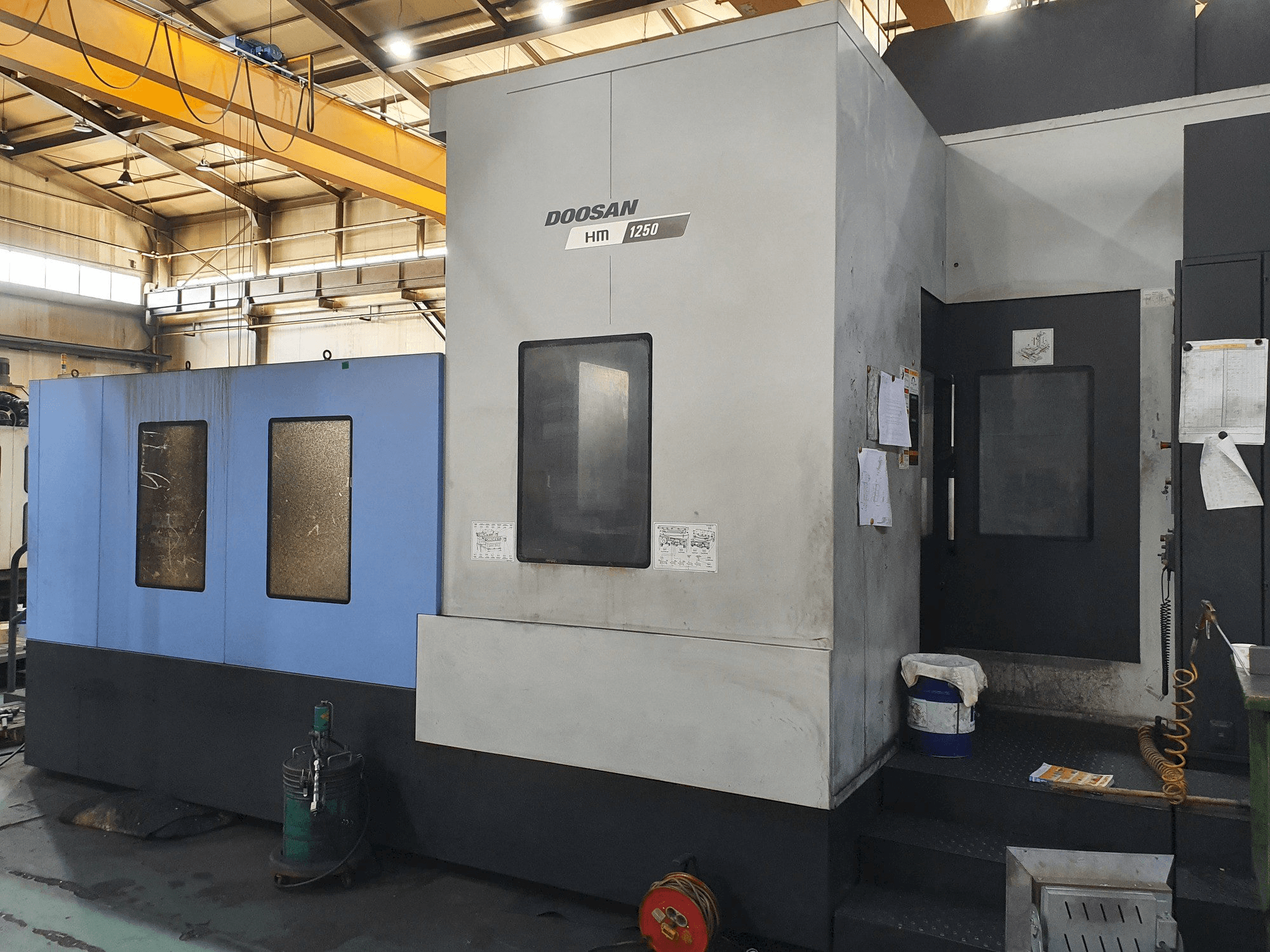Doosan HM 1250 Mašinos vaizdas iš priekio