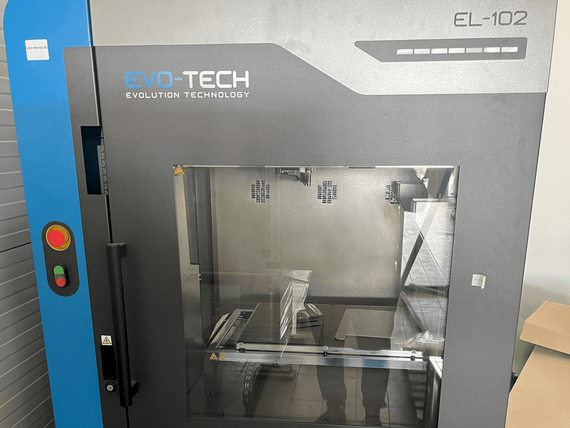 EVO-tech EL-102 V2 Mašinos vaizdas iš priekio