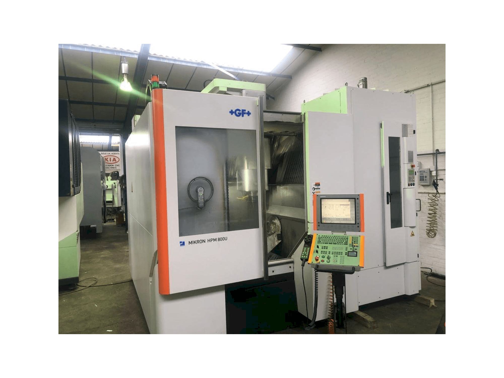 MIKRON HPM 800U Mašinos vaizdas iš priekio