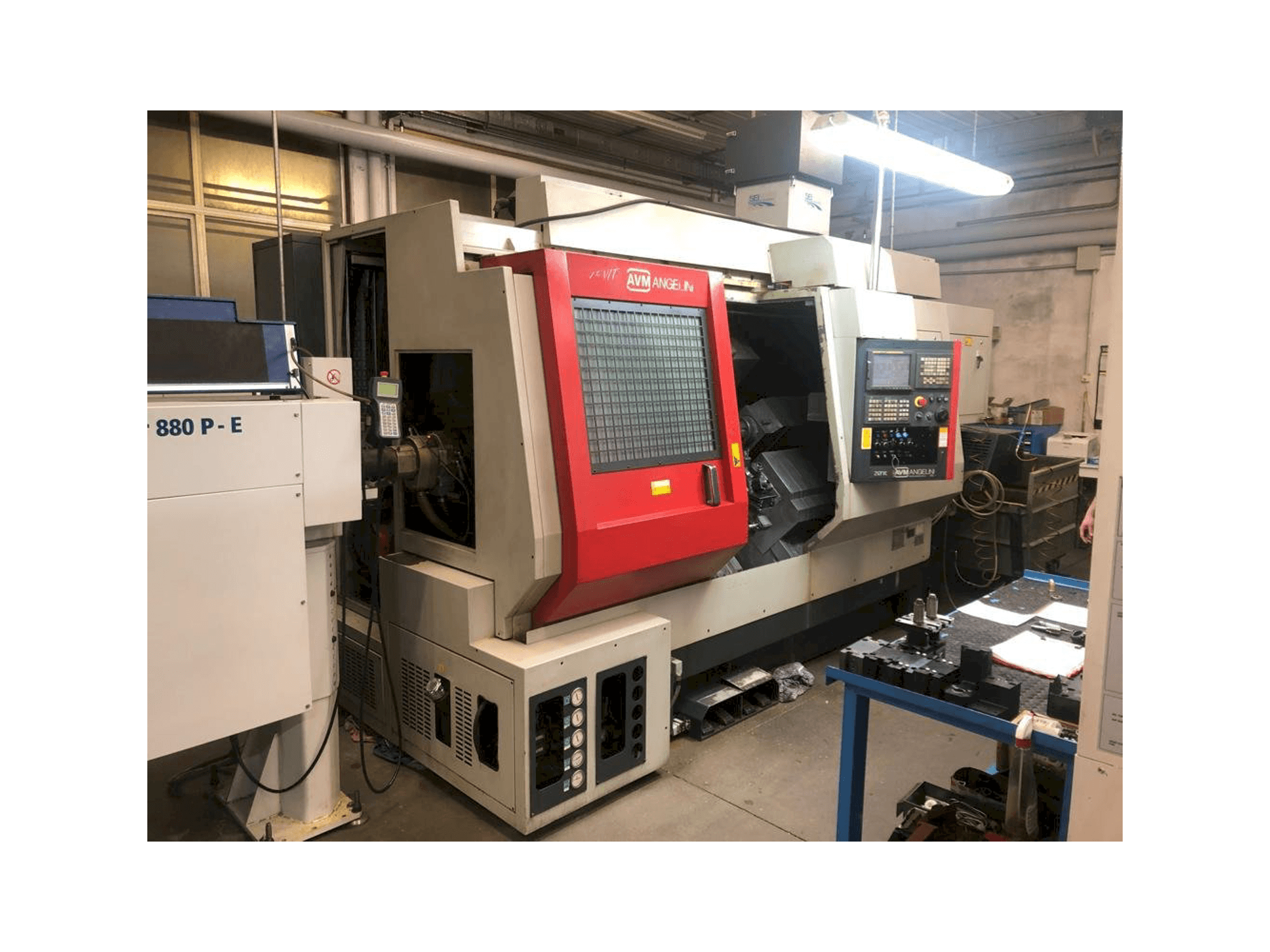 AVM Angelini Zenit Mašinos vaizdas iš priekio