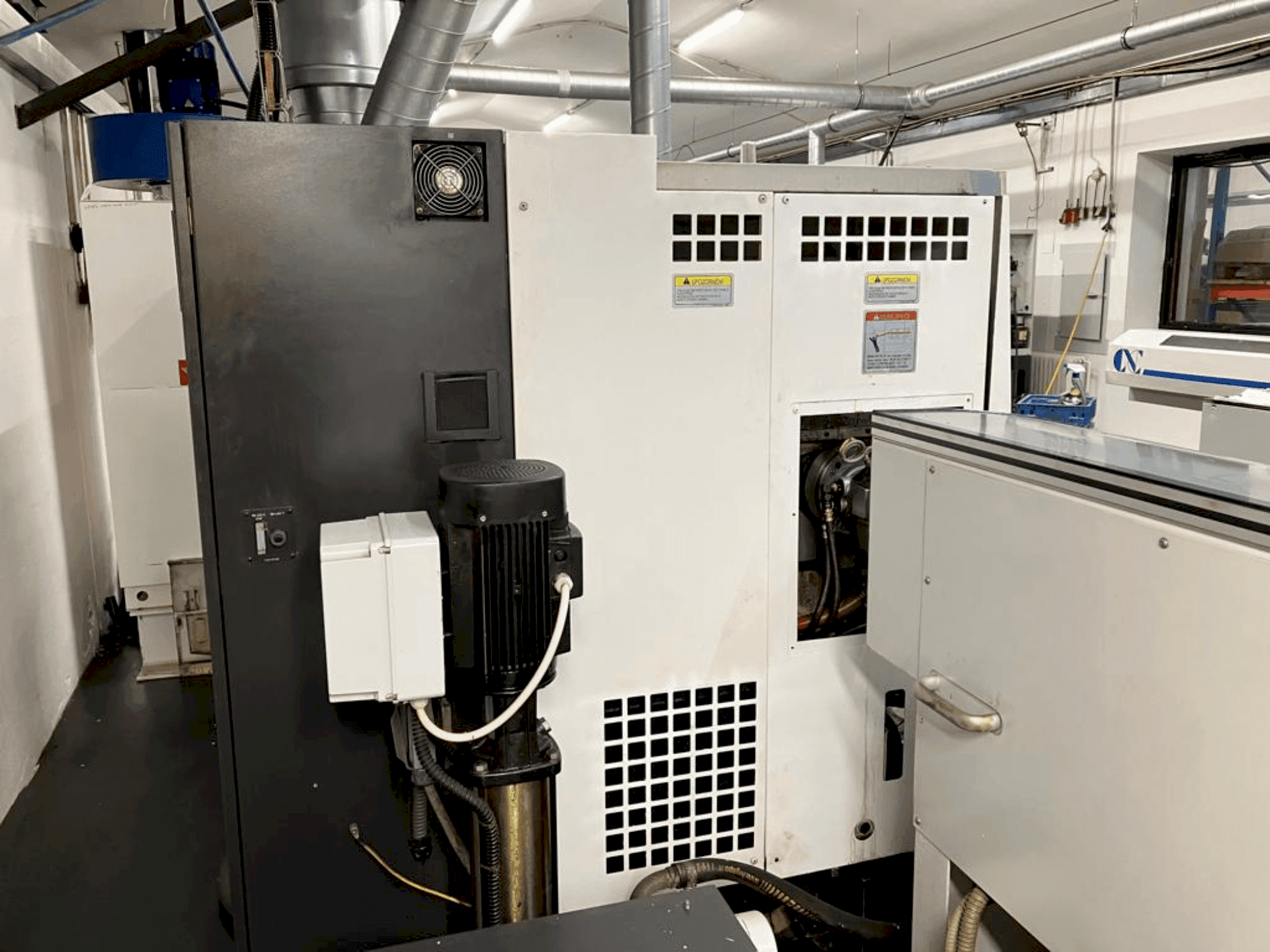 Okuma LB2000EXII MC Mašinos vaizdas iš priekio