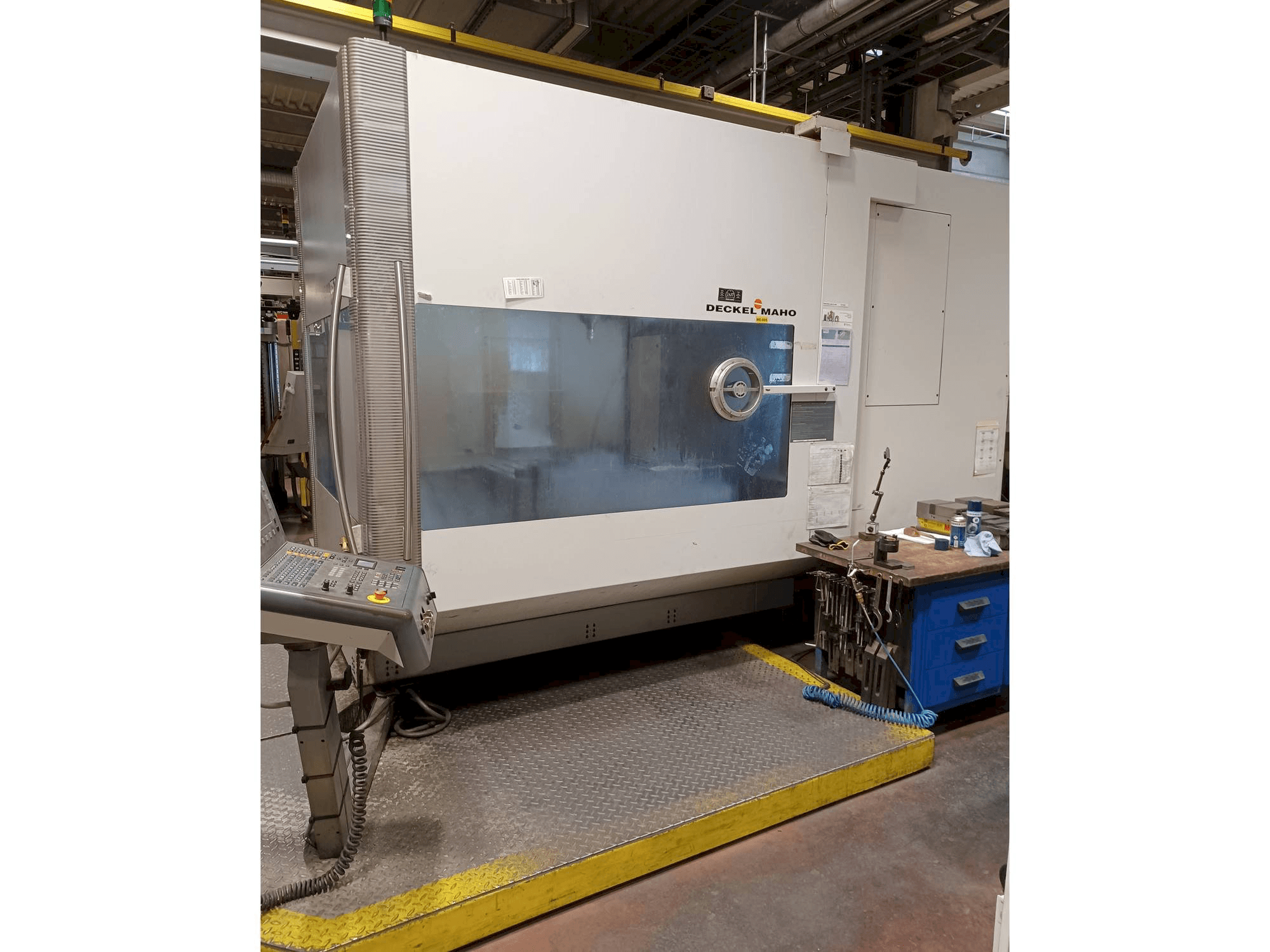 DECKEL MAHO DMU 125 T hi-dyn Mašinos vaizdas iš priekio