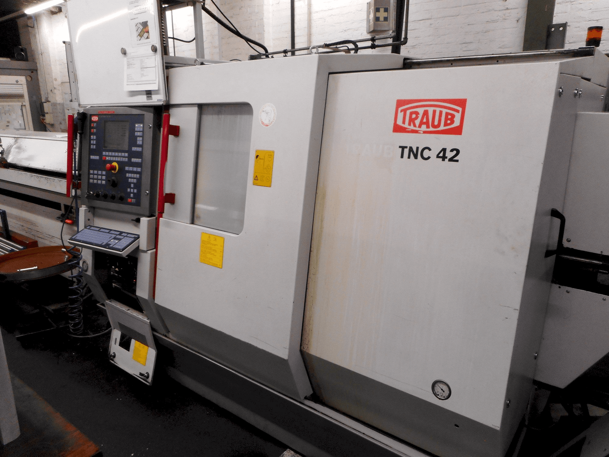 TRAUB TNC42/65 Mašinos vaizdas iš priekio