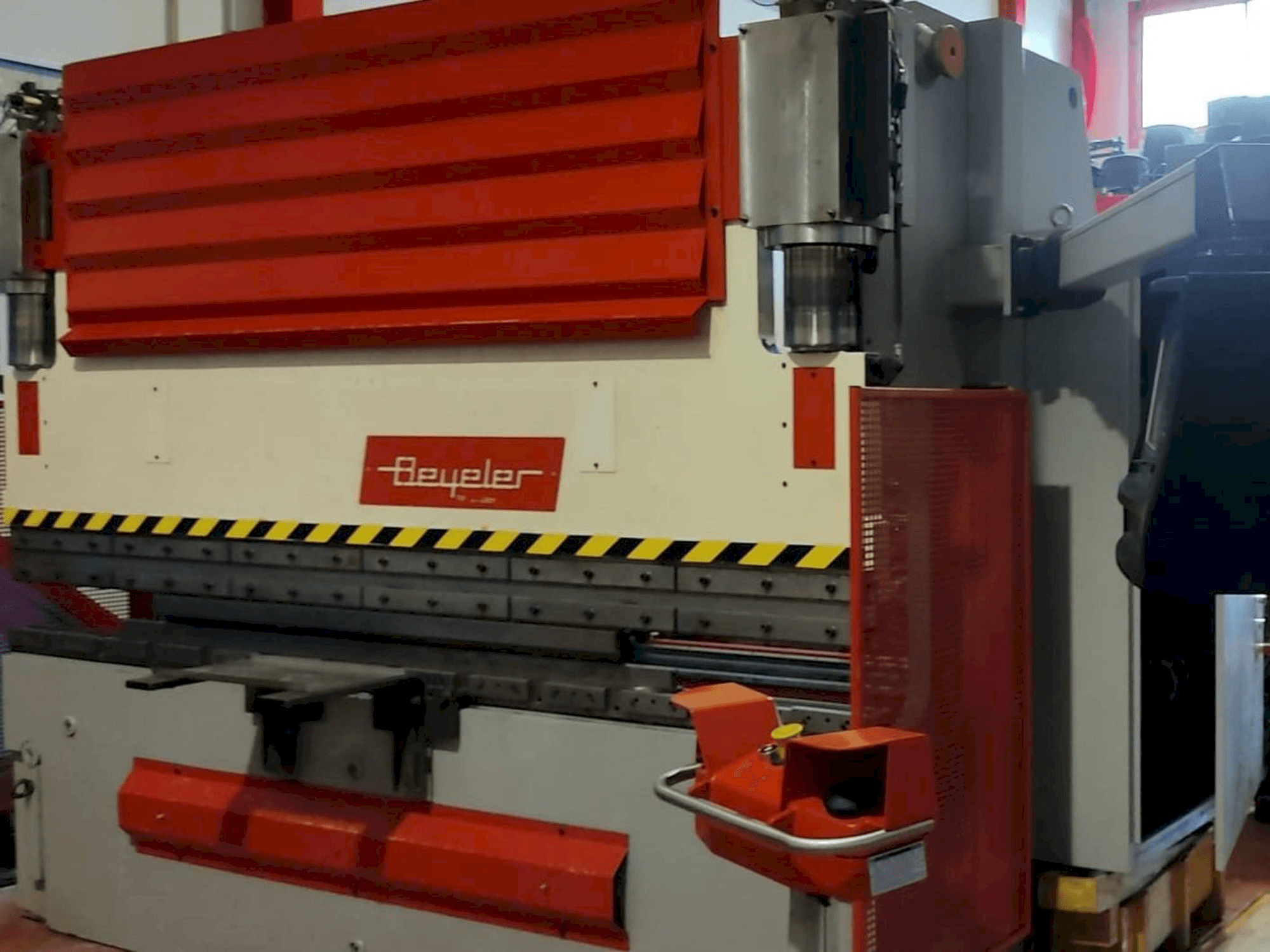 BEYELER PR6 1500 x 3100 Mašinos vaizdas iš priekio