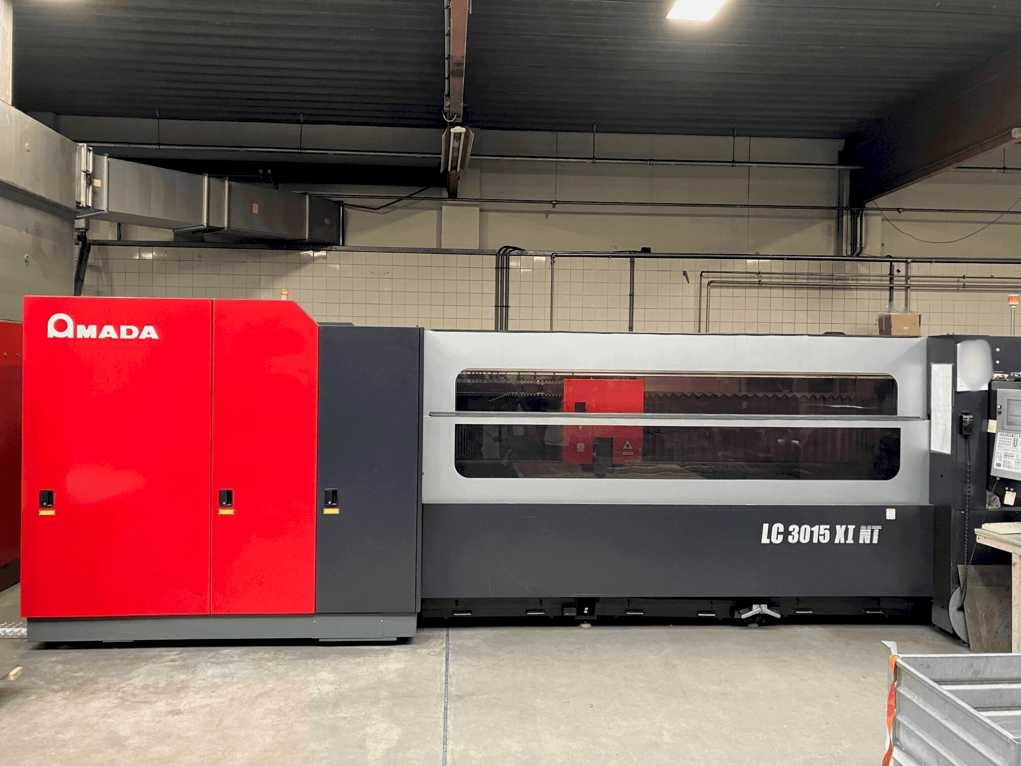 AMADA LC3015X1NT 4kW Co2 Mašinos vaizdas iš priekio