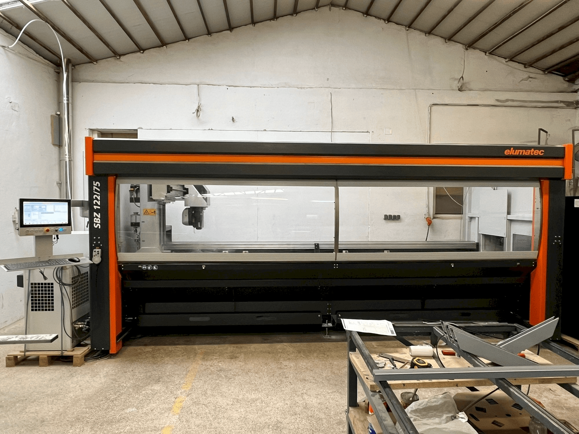 Elumatec SBZ 122/75 Mašinos vaizdas iš priekio
