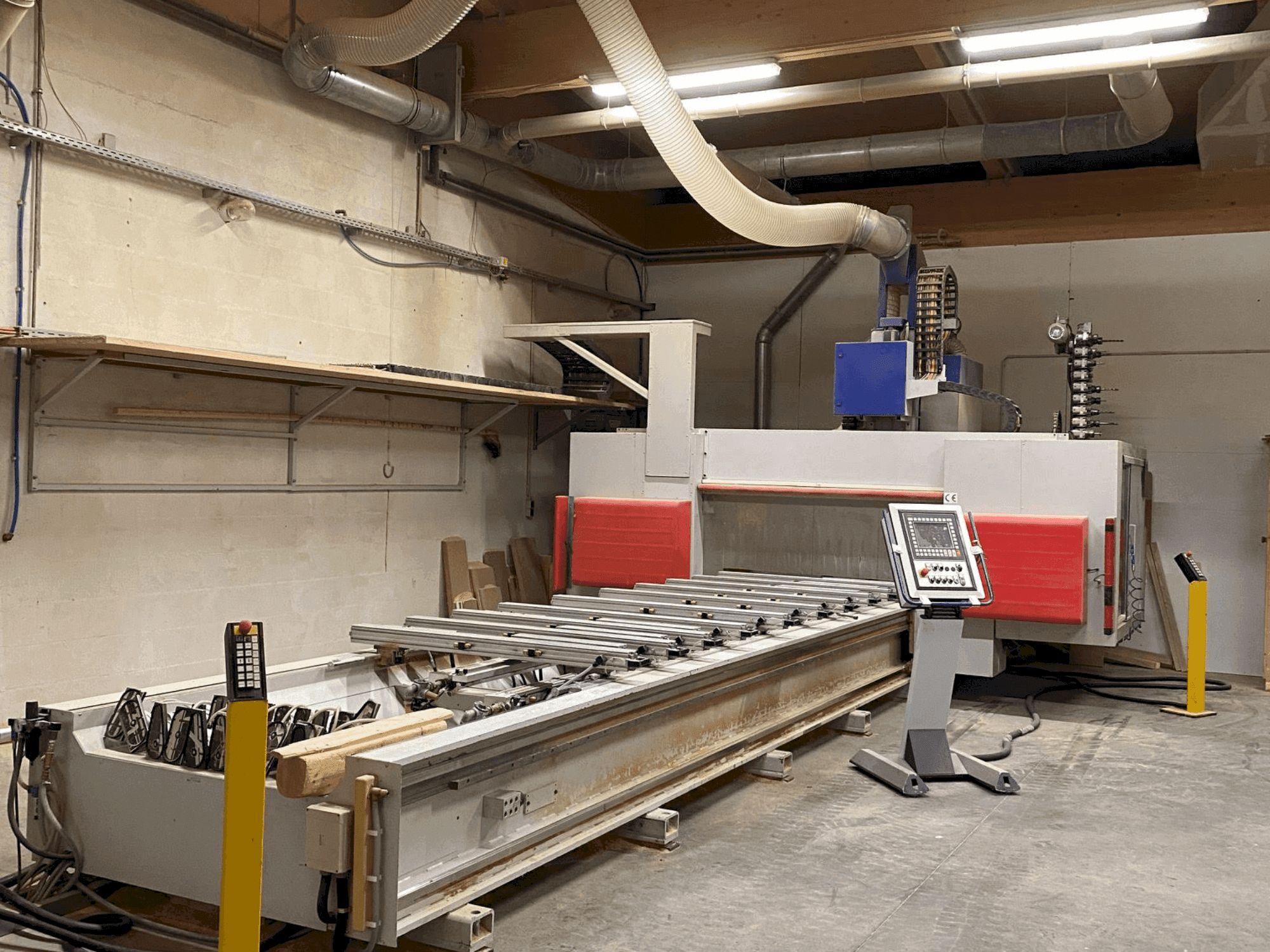 MAKA FPM 470 Mašinos vaizdas iš priekio