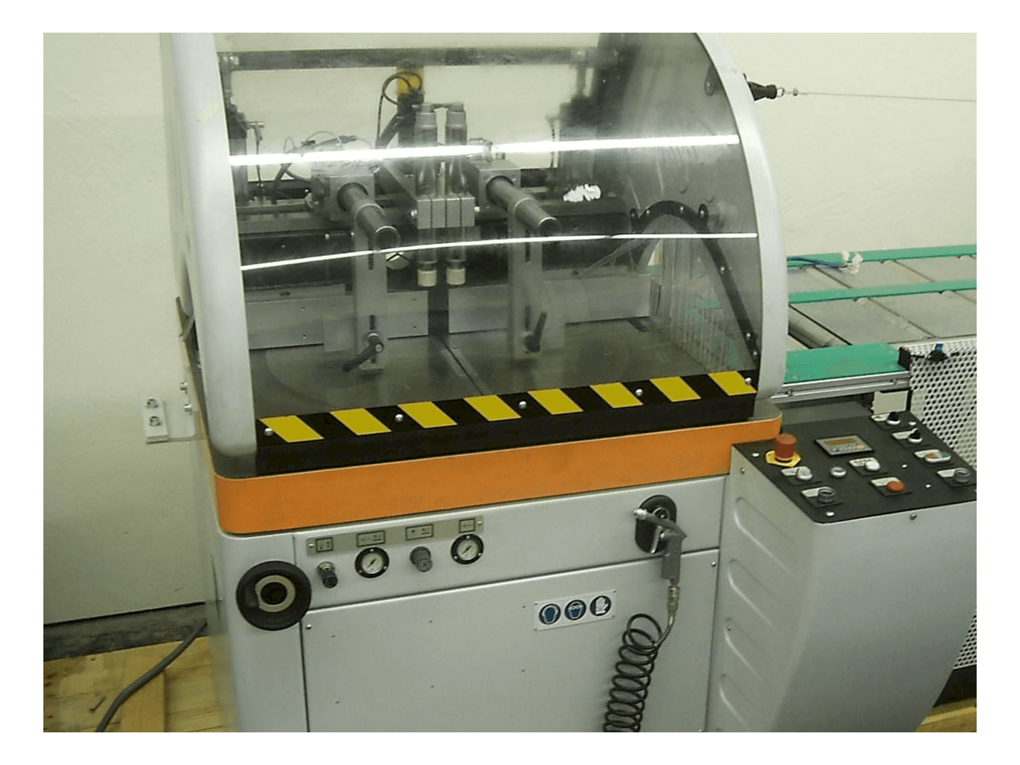 KASTO alu U 20 Mašinos vaizdas iš priekio