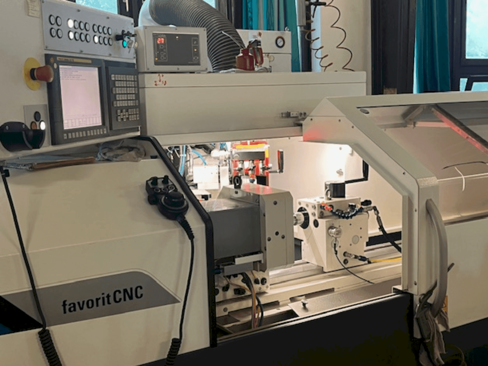 STUDER favorit CNC Mašinos vaizdas iš priekio