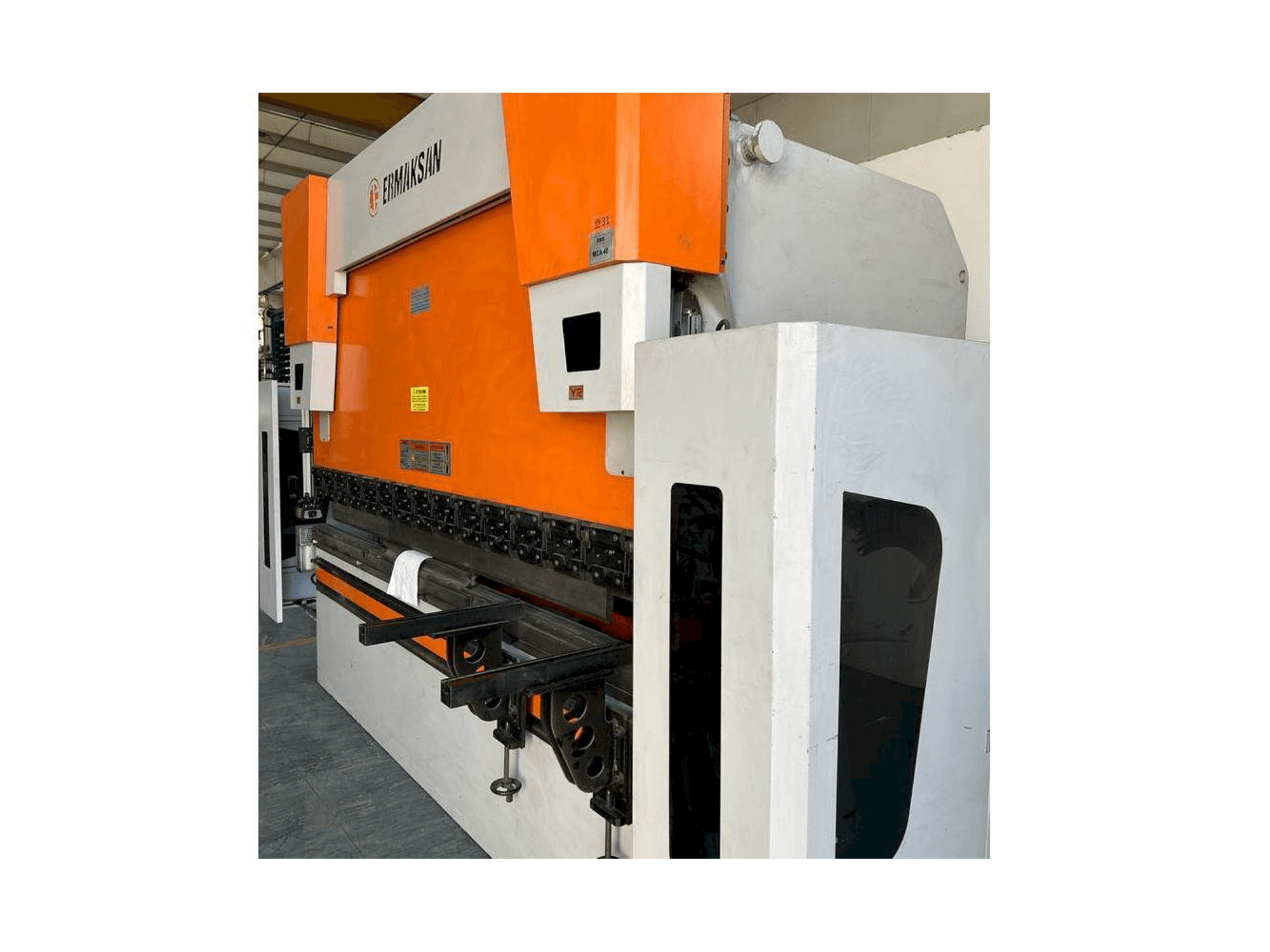 ERMAKSAN Speed Bend Pro 3100x175 Mašinos vaizdas iš priekio
