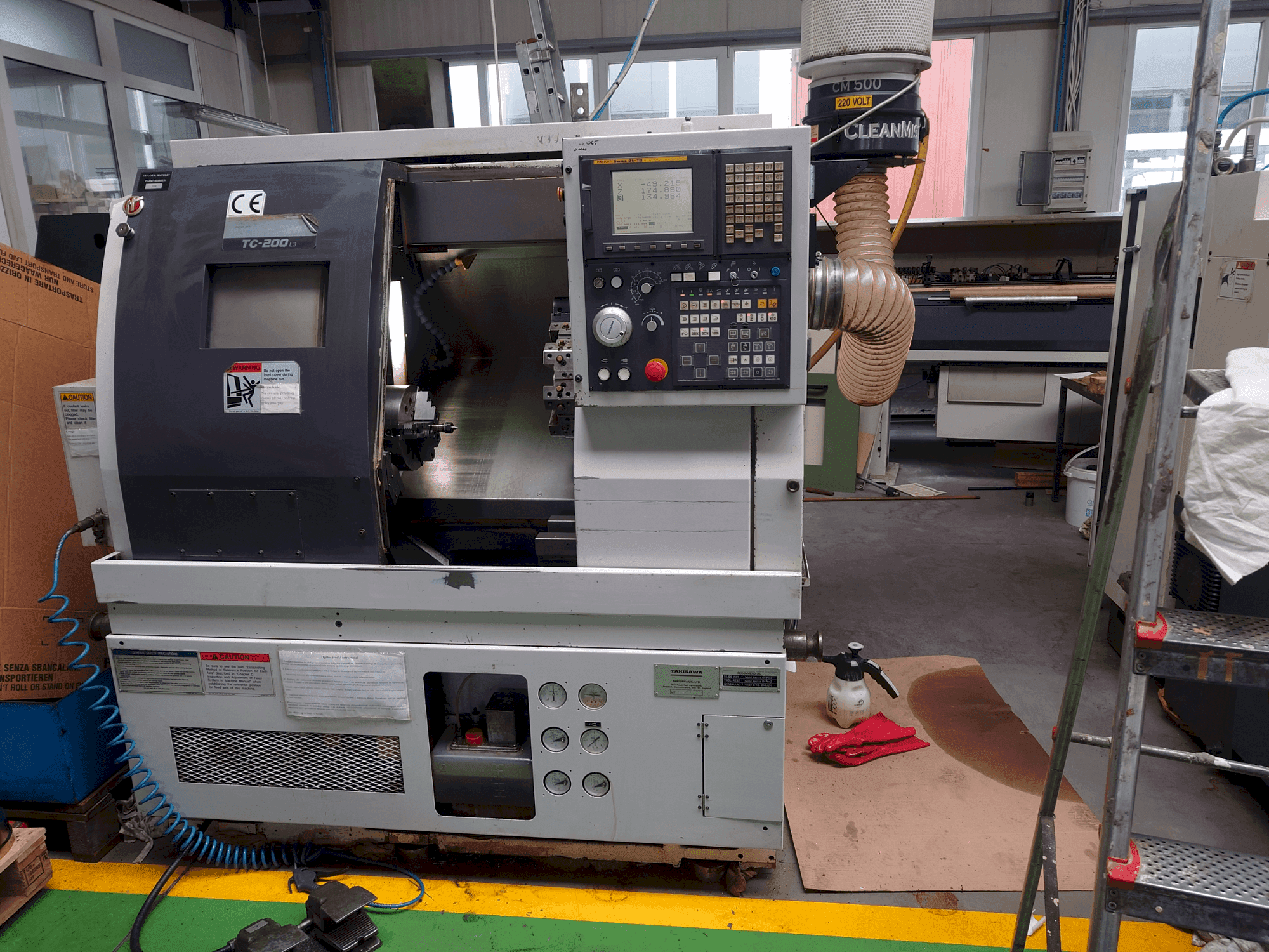 Takisawa TC-200 L3 Mašinos vaizdas iš priekio