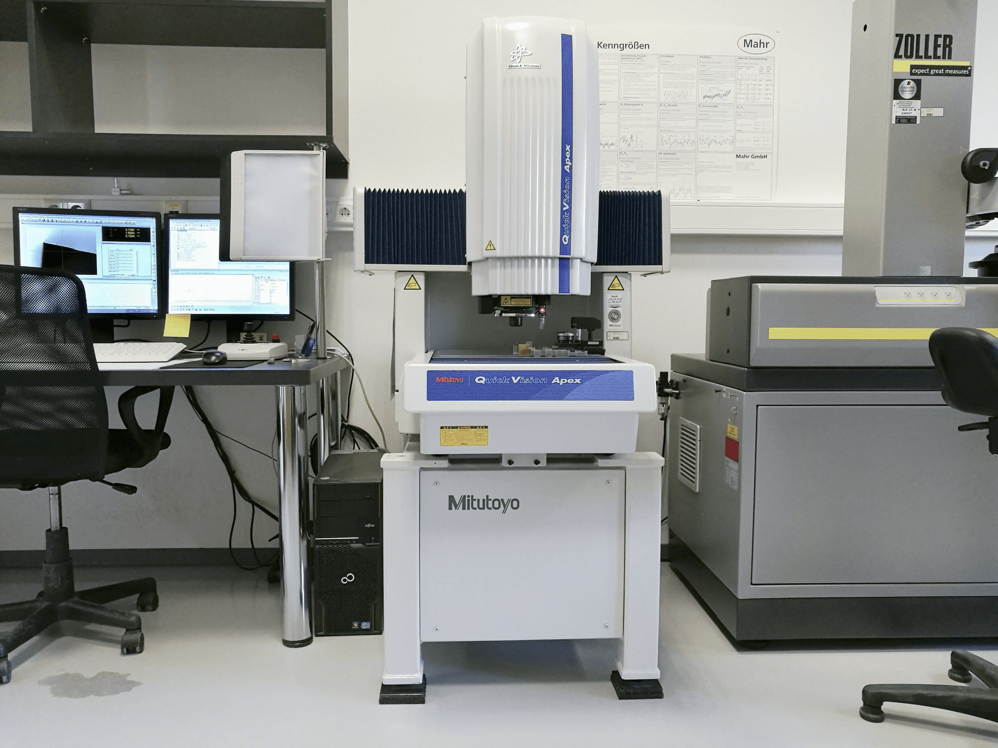 Mitutoyo QVT1-X302PIL-C Mašinos vaizdas iš priekio