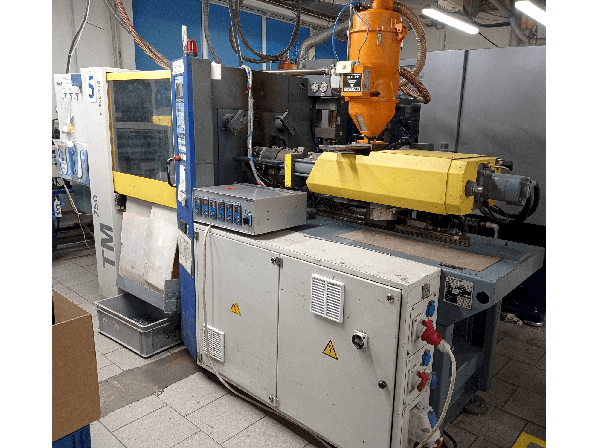 Battenfeld TM 750/210 Mašinos vaizdas iš priekio