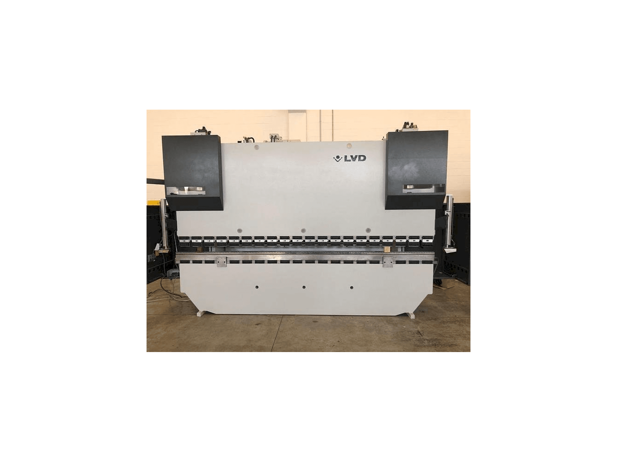 LVD PPEB 170/40 Mašinos vaizdas iš priekio