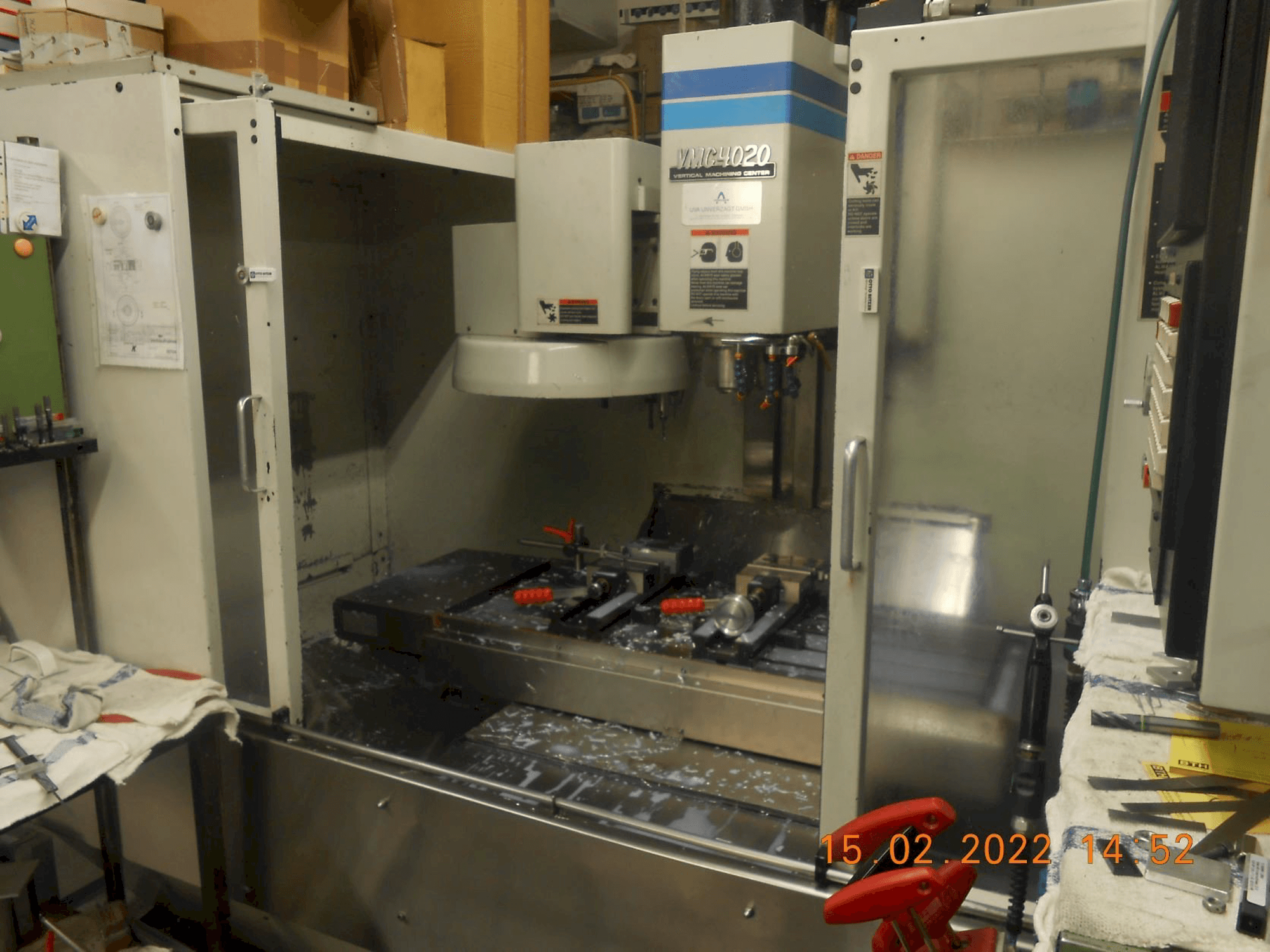 FADAL CNC Bearbeitungszentrum VMC 4020 Mašinos vaizdas iš priekio