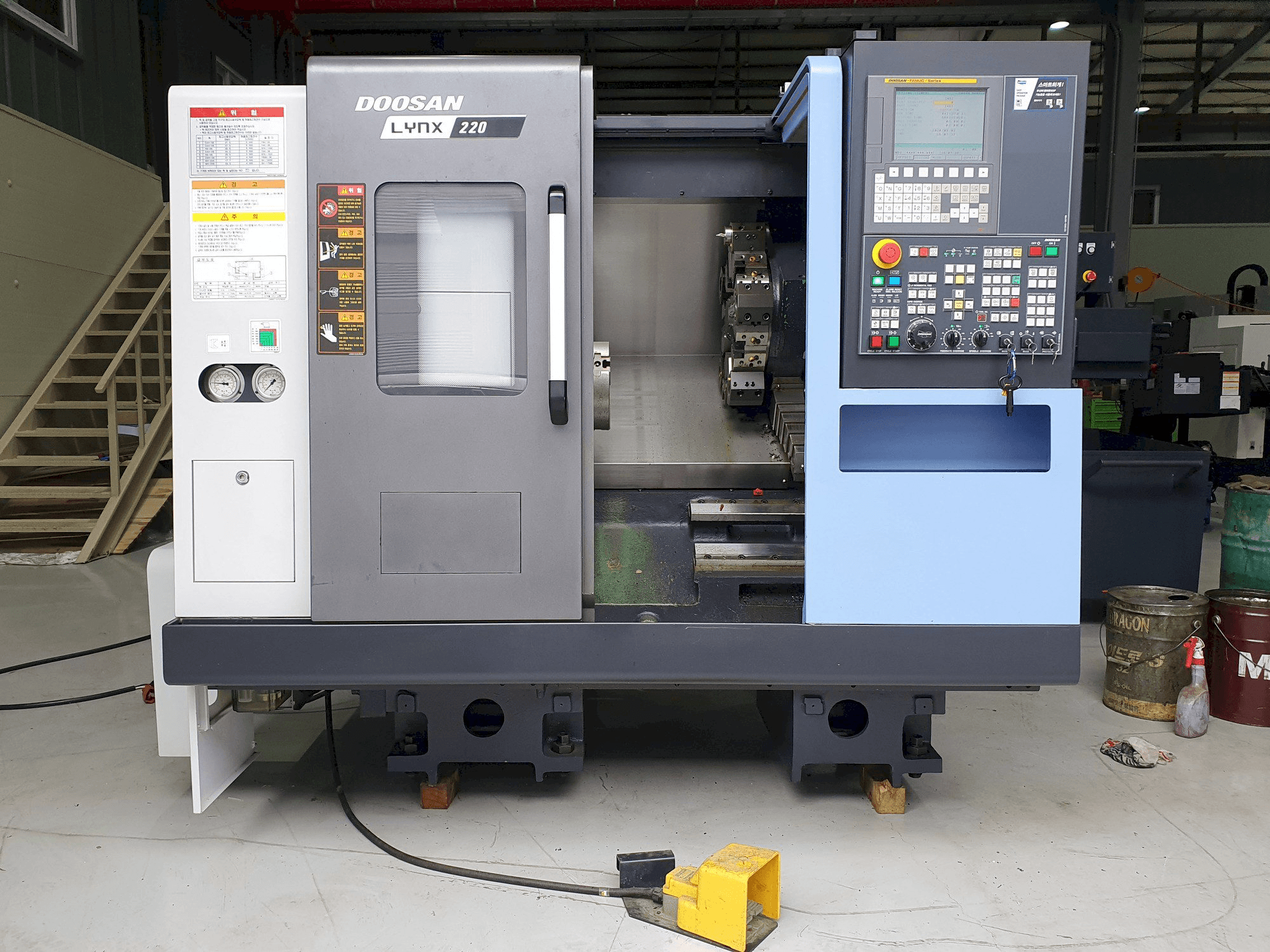 Doosan LYNX220C Mašinos vaizdas iš priekio