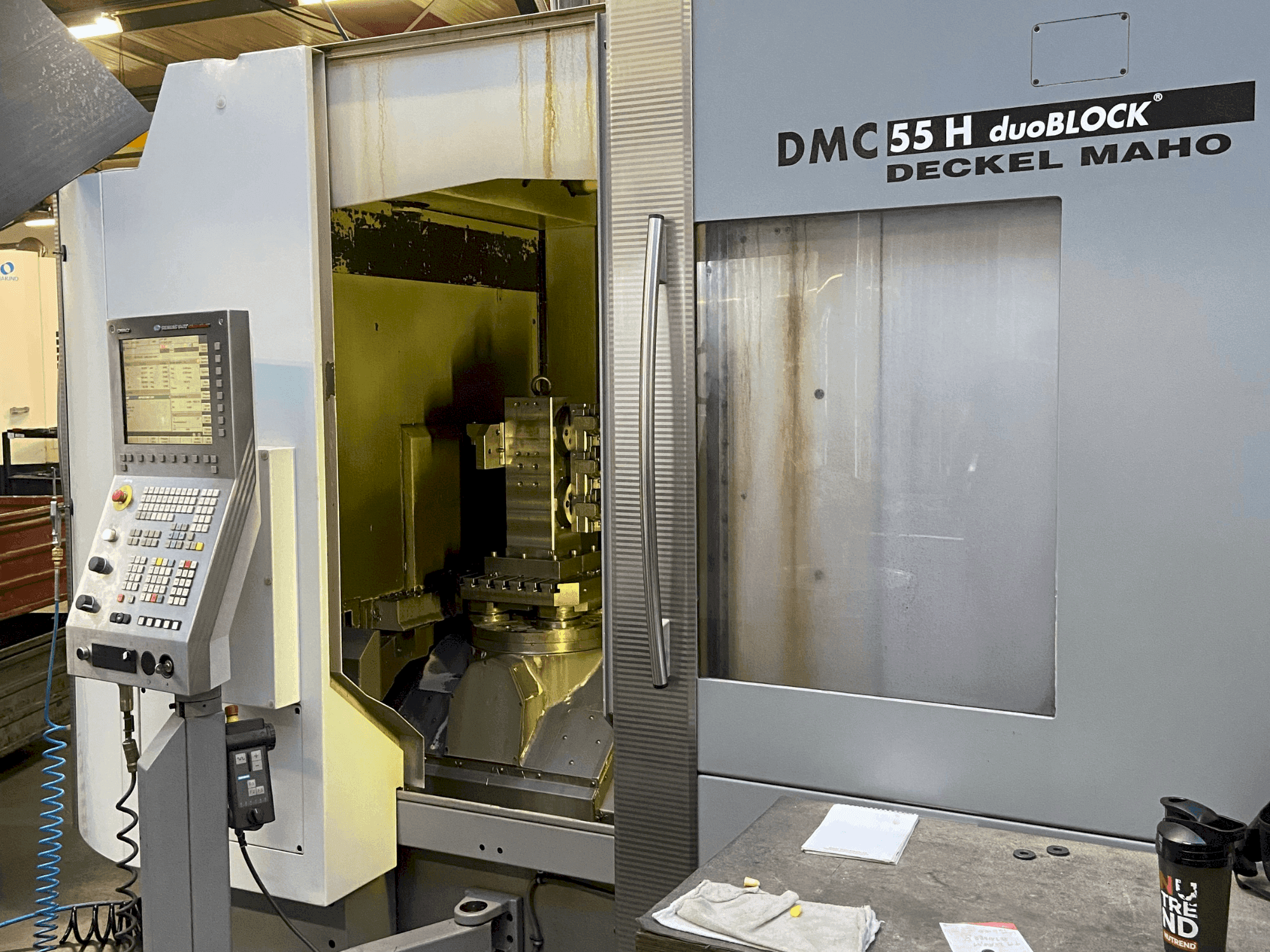 DECKEL MAHO DMC 55H duoBlock (2007) Mašinos vaizdas iš priekio