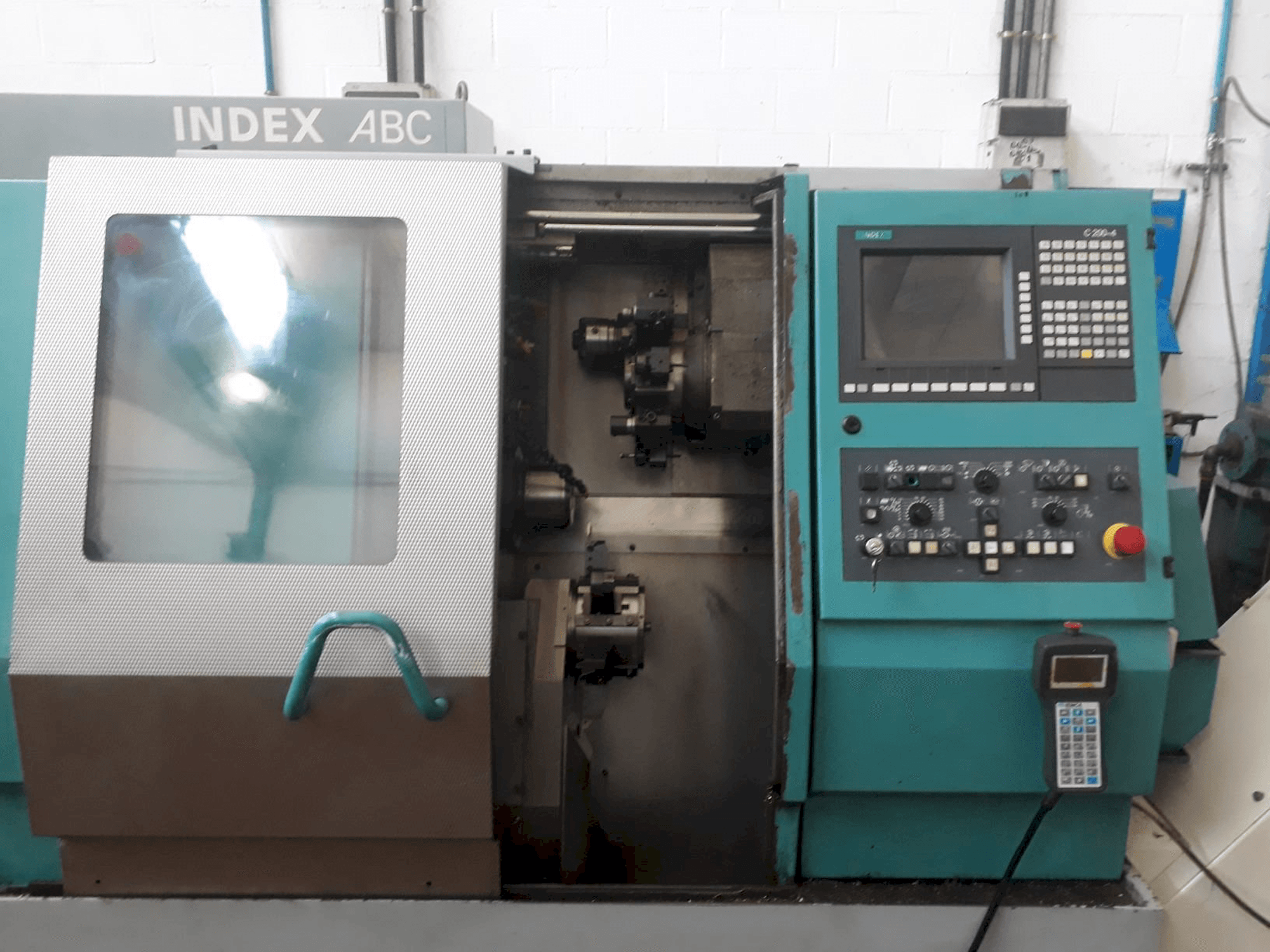 Index ABC Mašinos vaizdas iš priekio