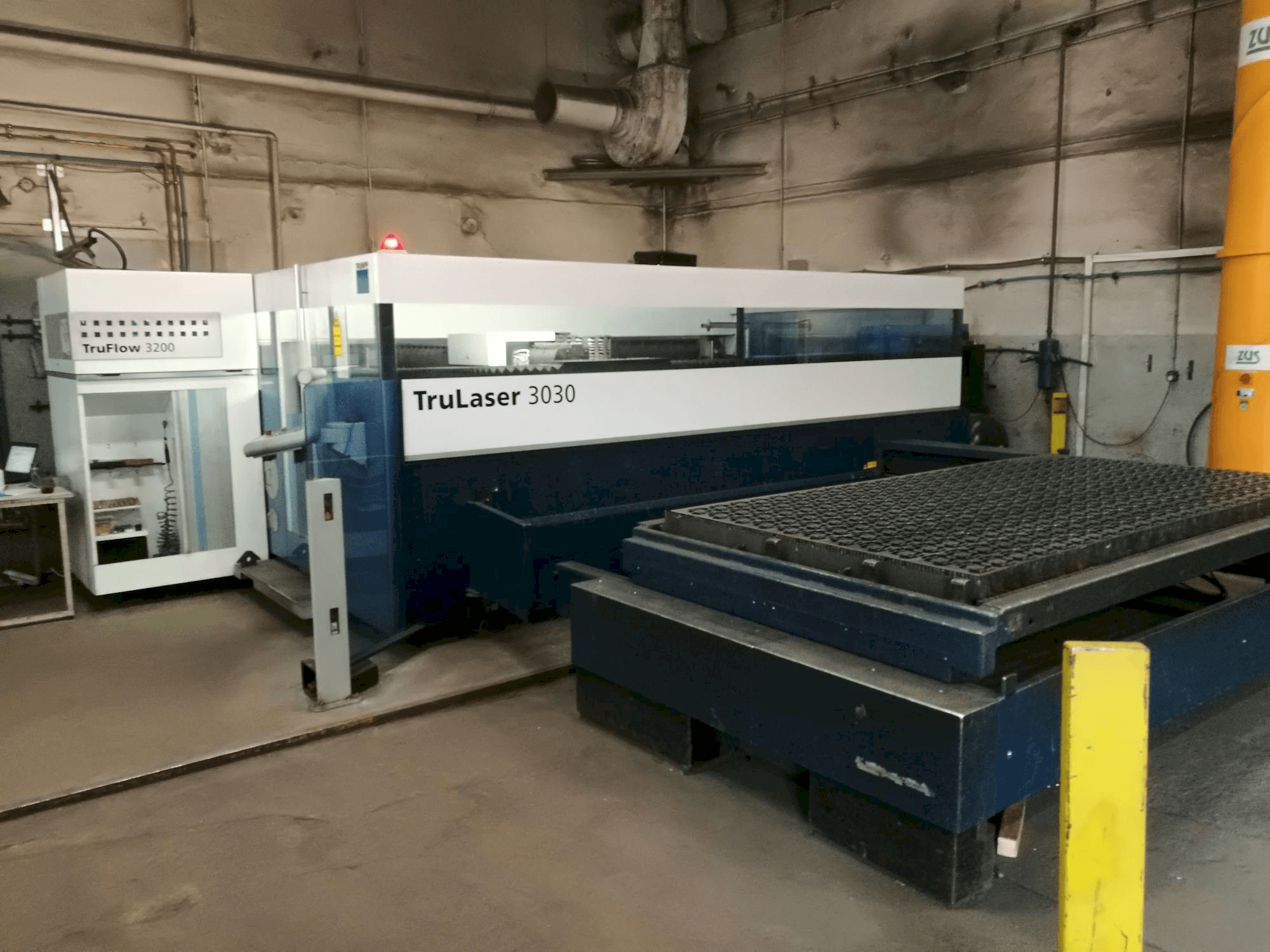 Trumpf TruLaser 3030 L20 Mašinos vaizdas iš priekio