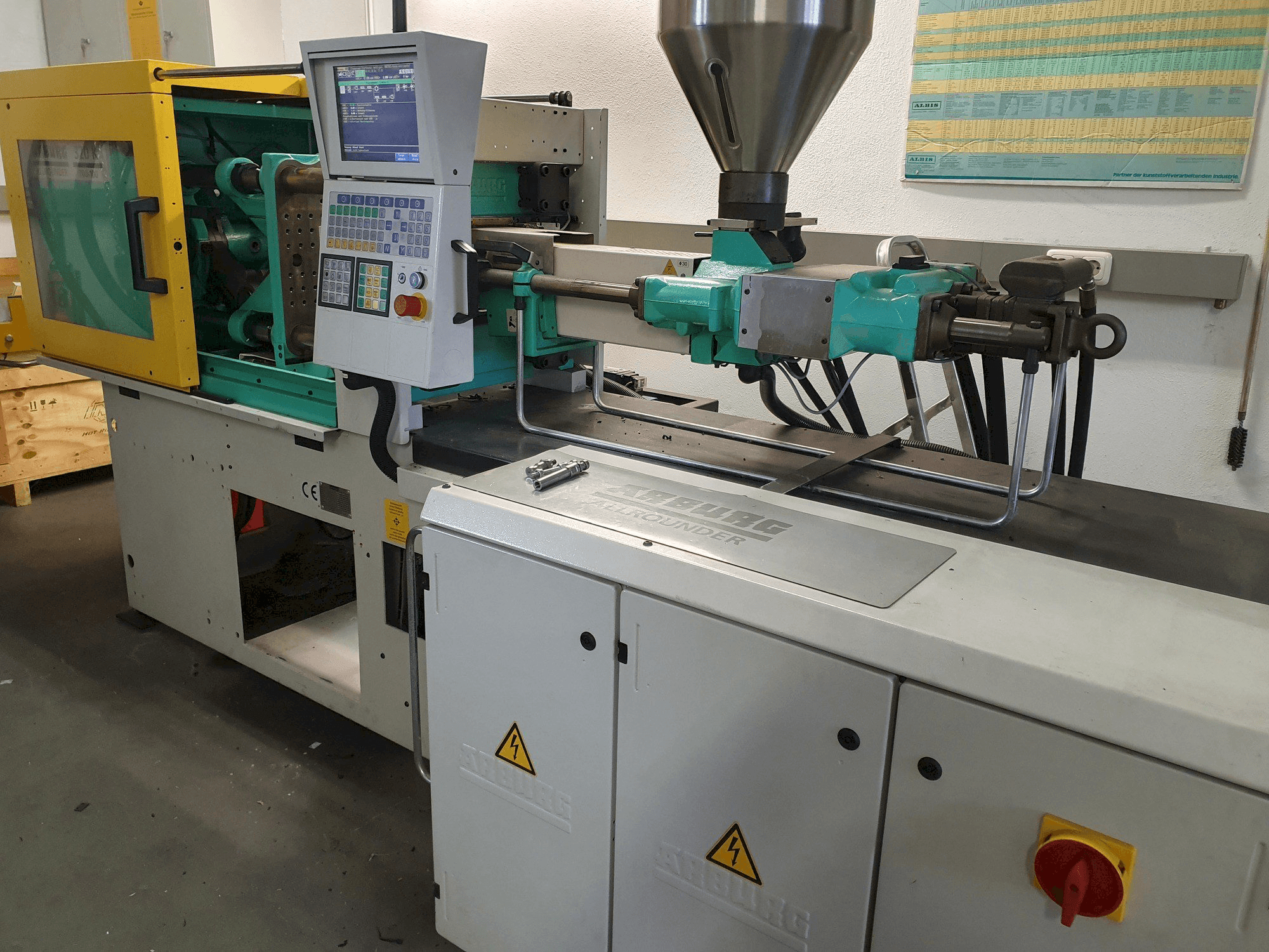 Arburg Allrounder 320 KS 700-100 Mašinos vaizdas iš priekio