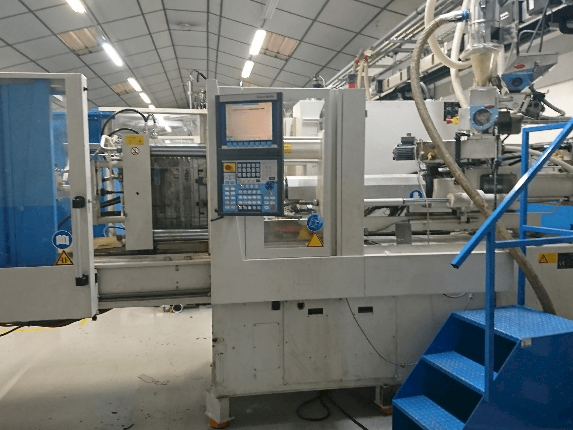 Krauss Maffei 80-750 CX Mašinos vaizdas iš priekio