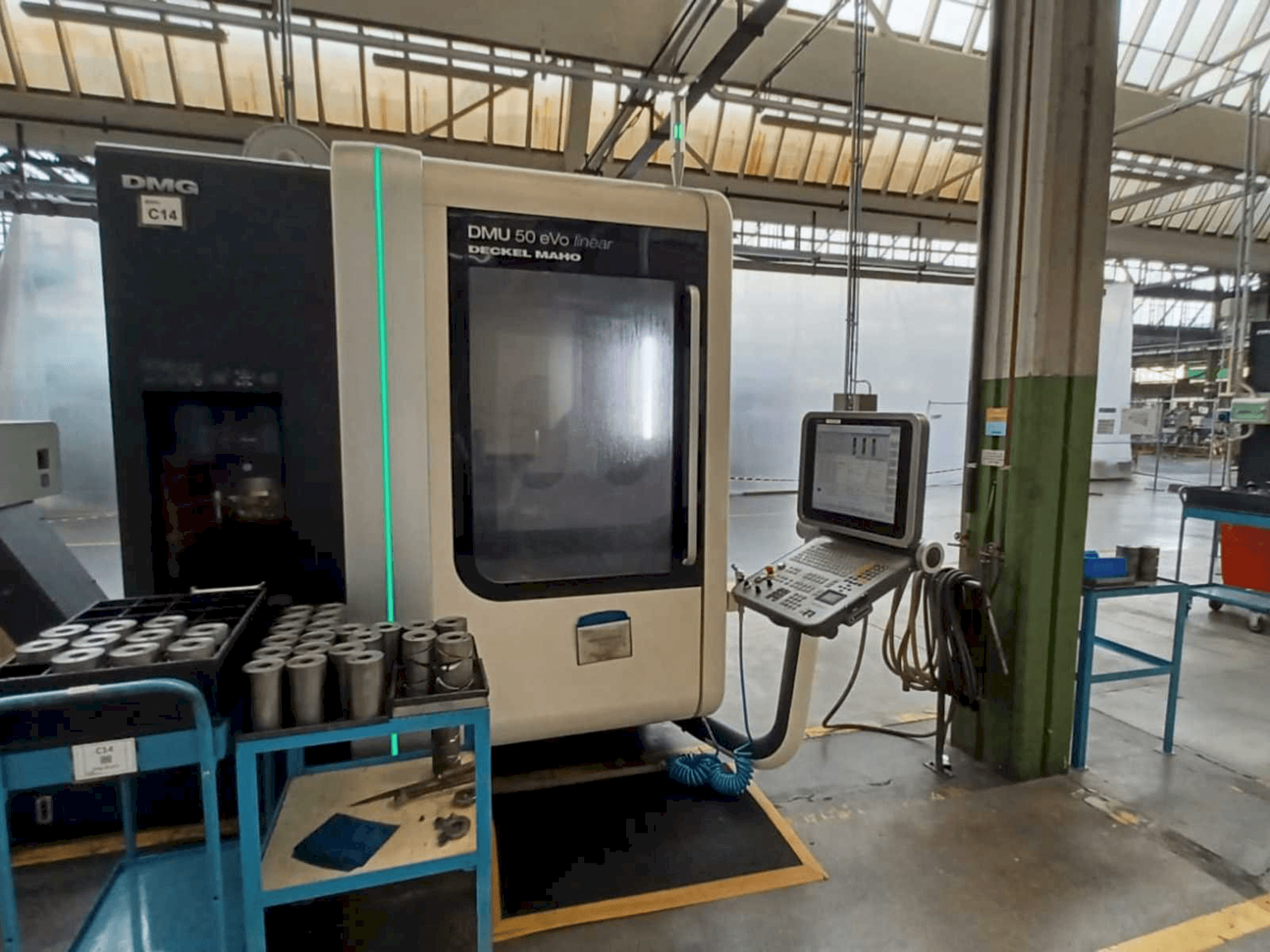 DMG DMU 50 evo linear Mašinos vaizdas iš priekio