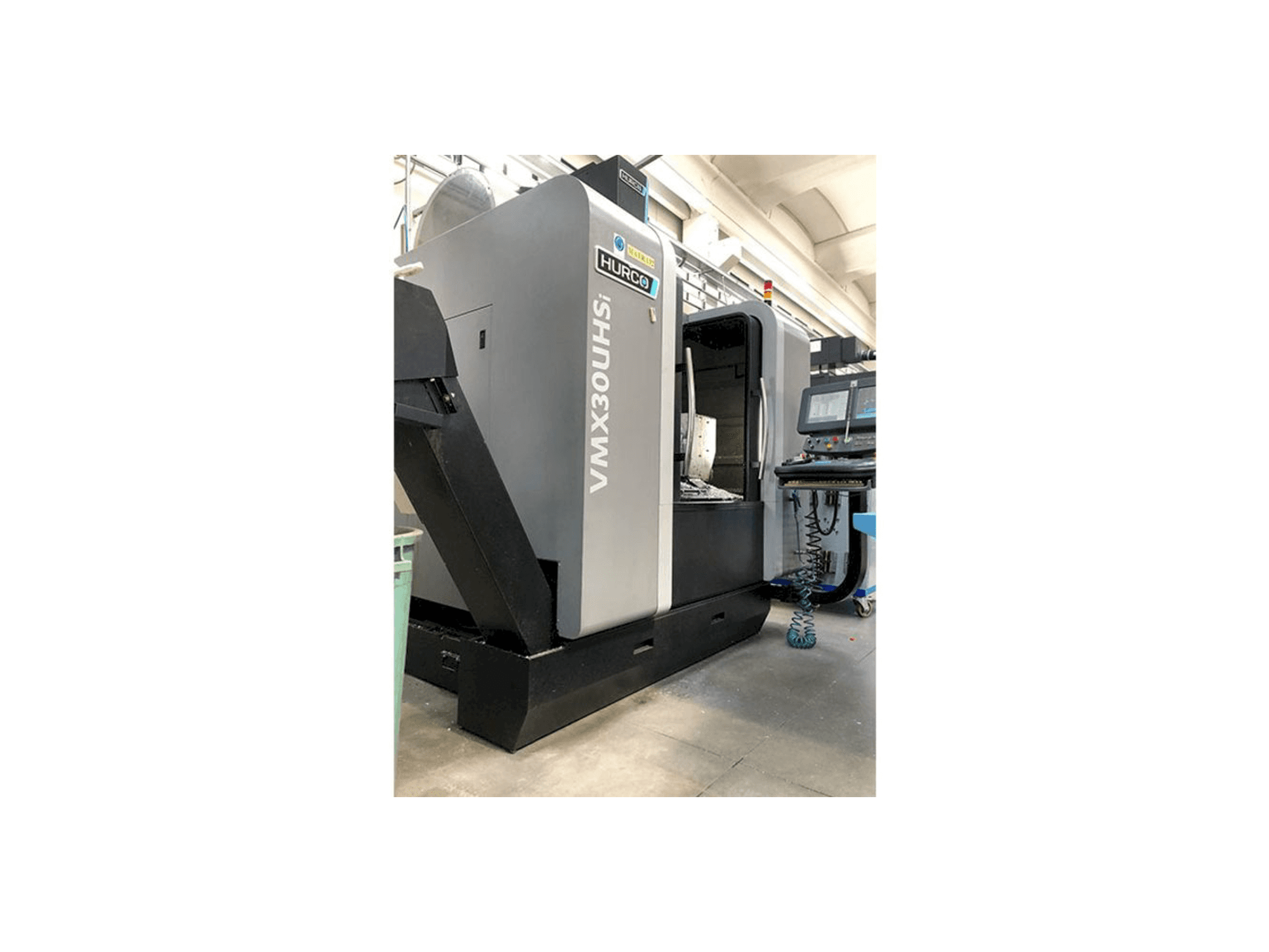 Hurco VMX30 UHSi Mašinos vaizdas iš priekio