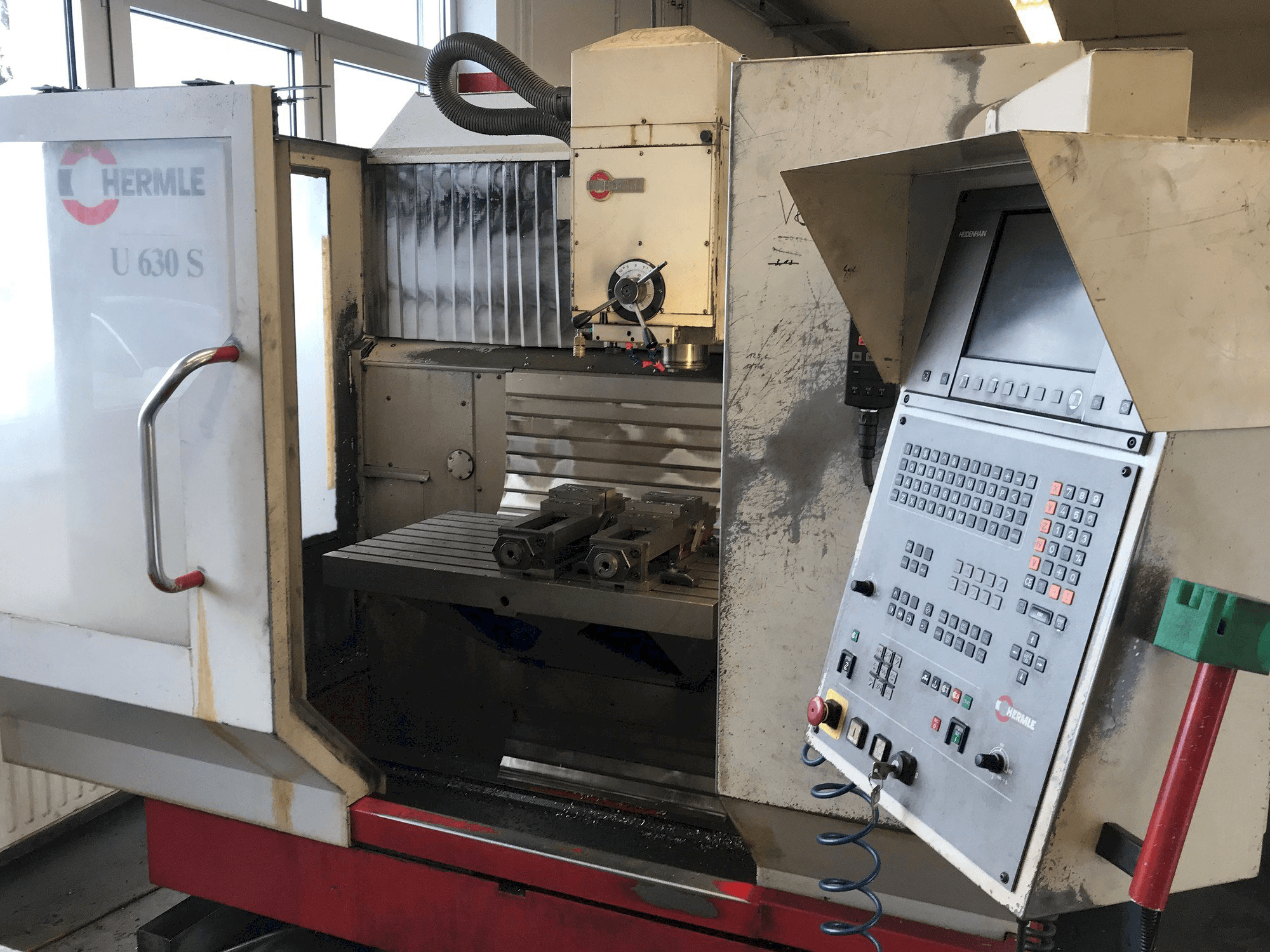 HERMLE U 630 S Mašinos vaizdas iš priekio