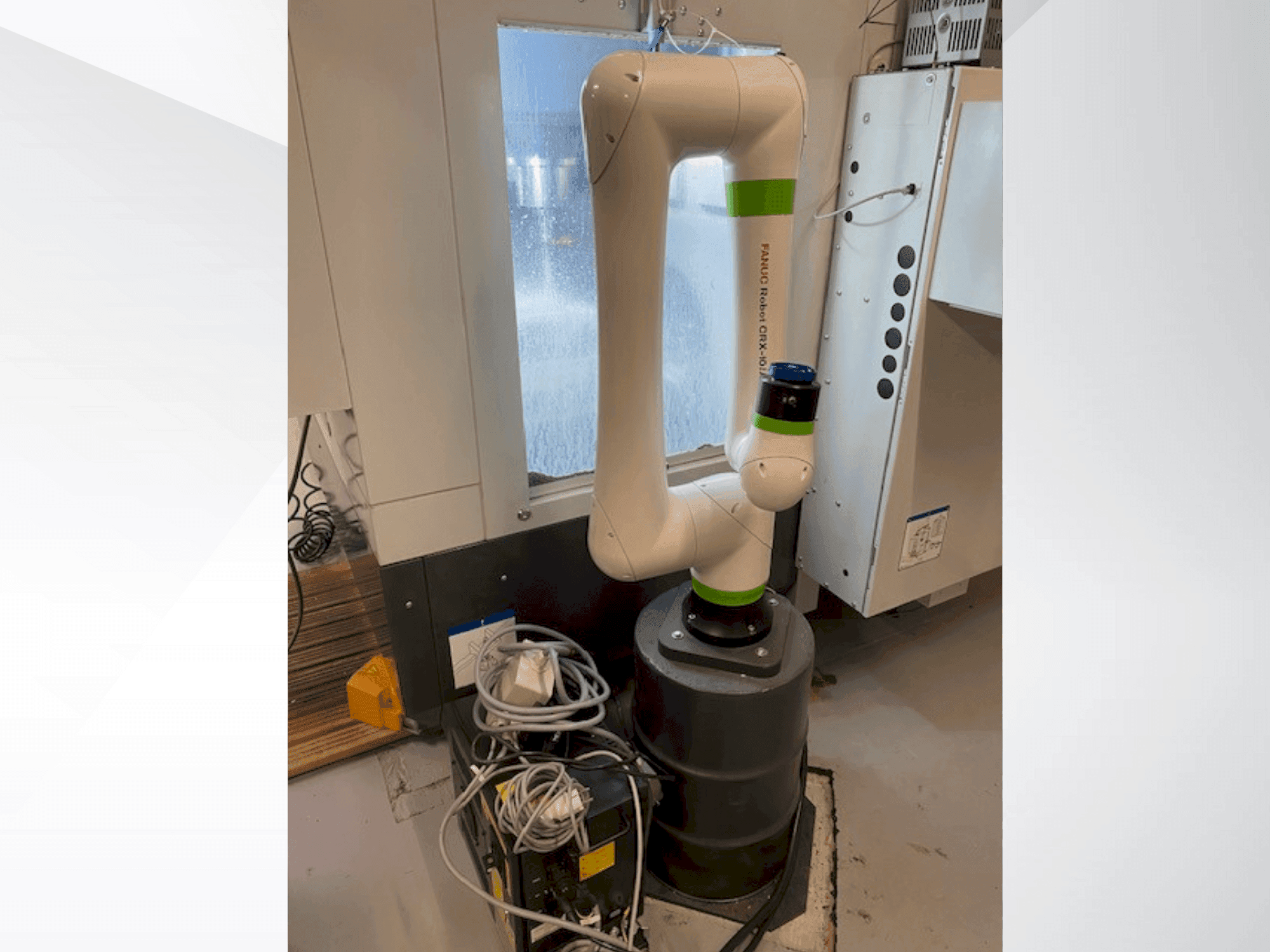 FANUC CRX10iA Mašinos vaizdas iš priekio